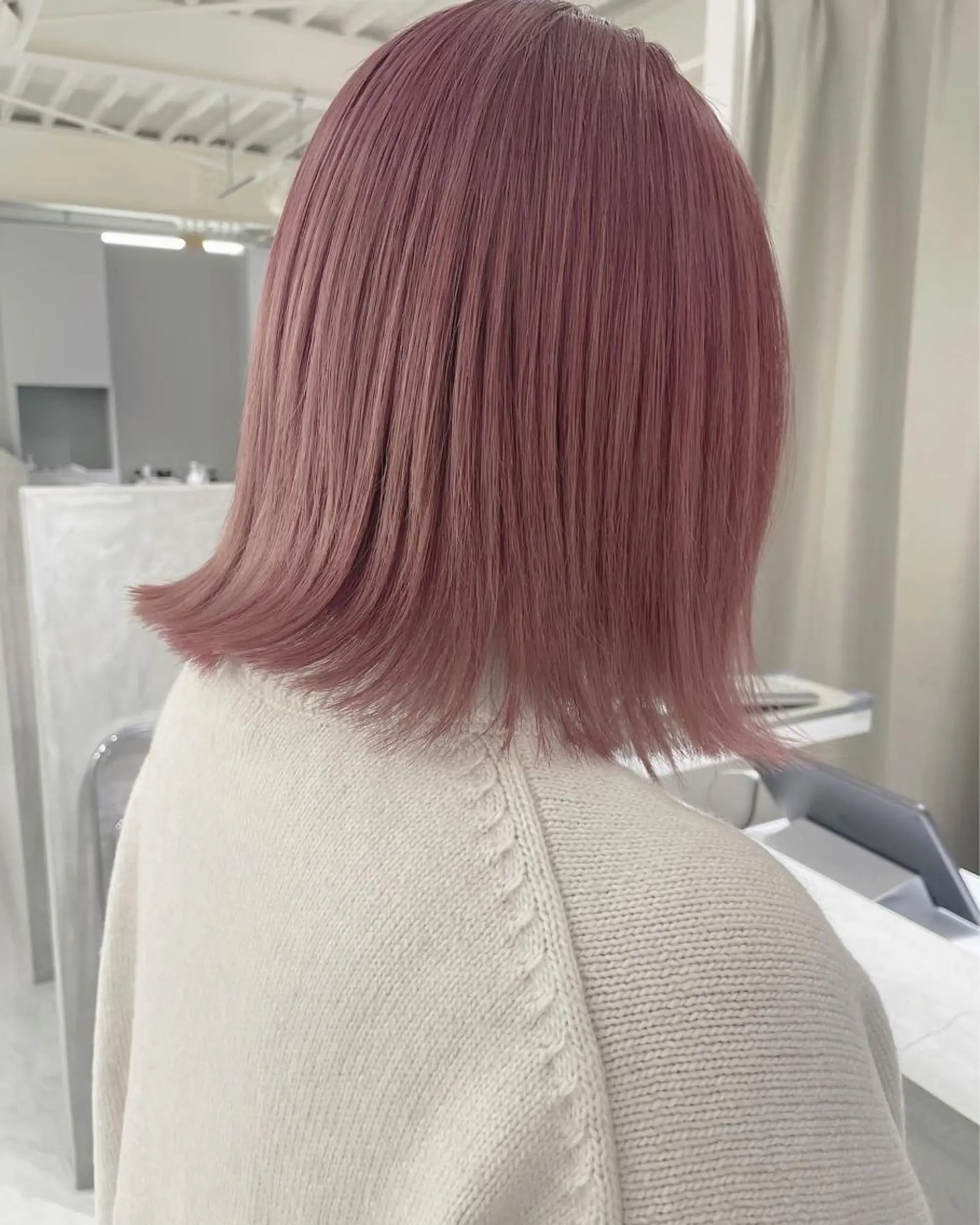 ショート カラー アディクシーカラー バレイヤージュ ベージュカラー ブリーチ ケアブリーチ ito. ブリーチ/髪質改善のヘアスタイル