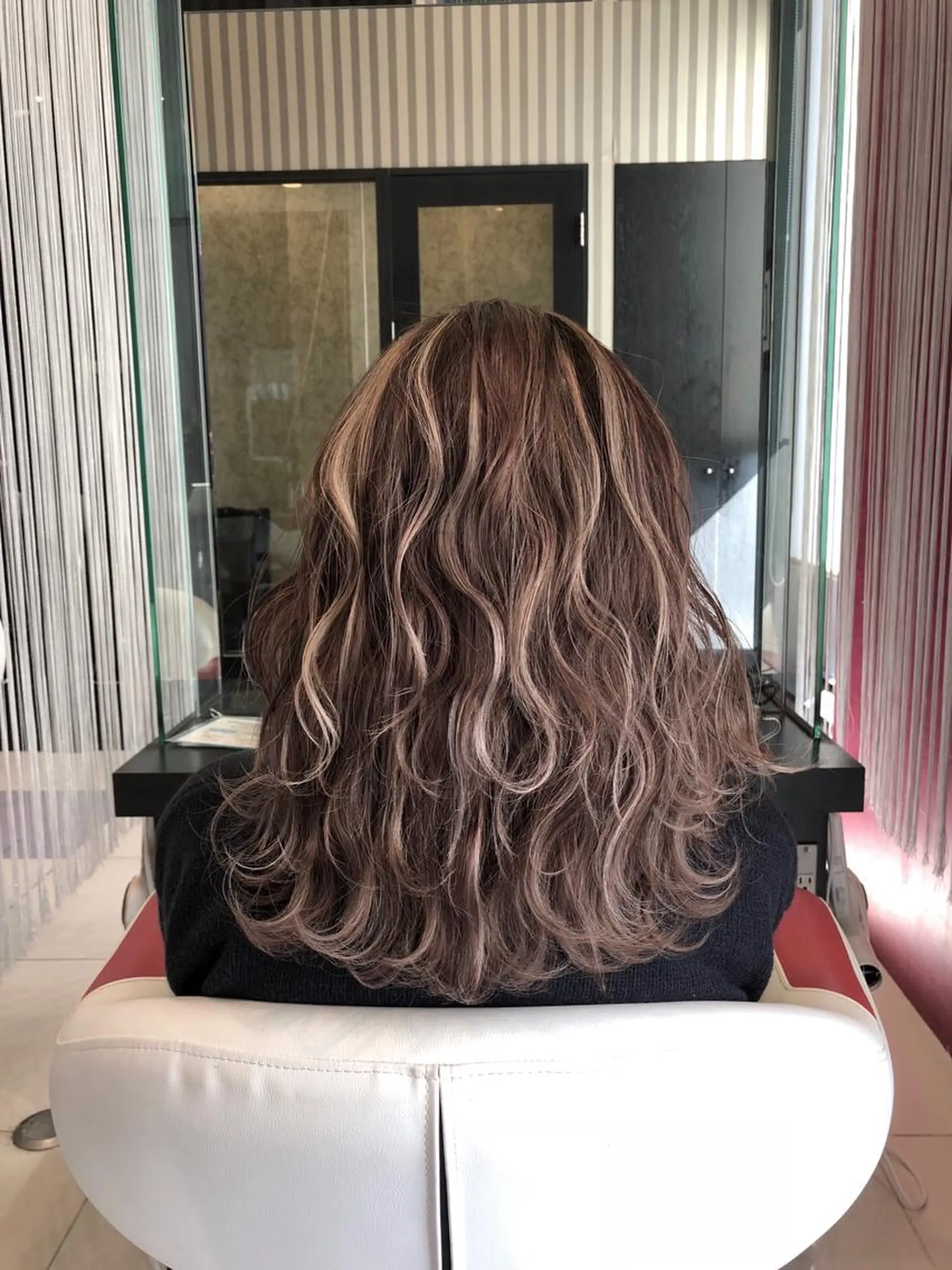 ミディアム カラー ヘアアレンジ デザインカラー ヘアカラー トリートメント U&i所属・大塚 貴之のヘアスタイル