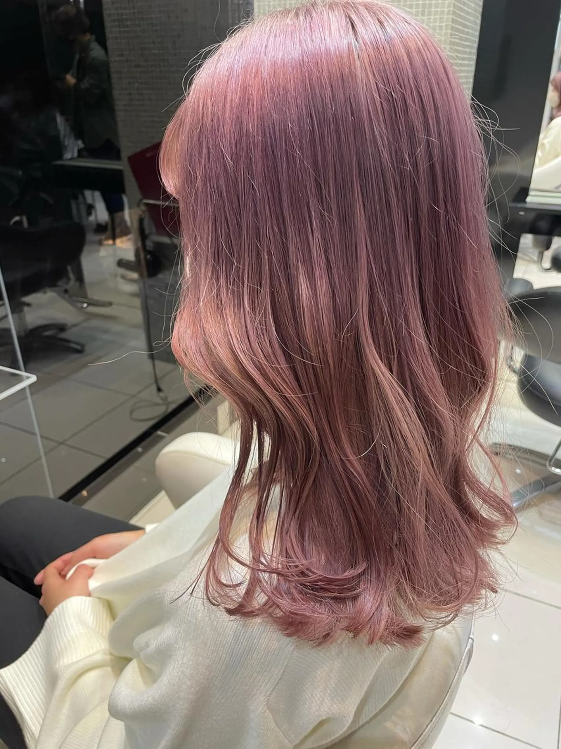 ロング カラー ピンクカラー 女性リピ90%🍨 🩷佐藤みずきのヘアスタイル