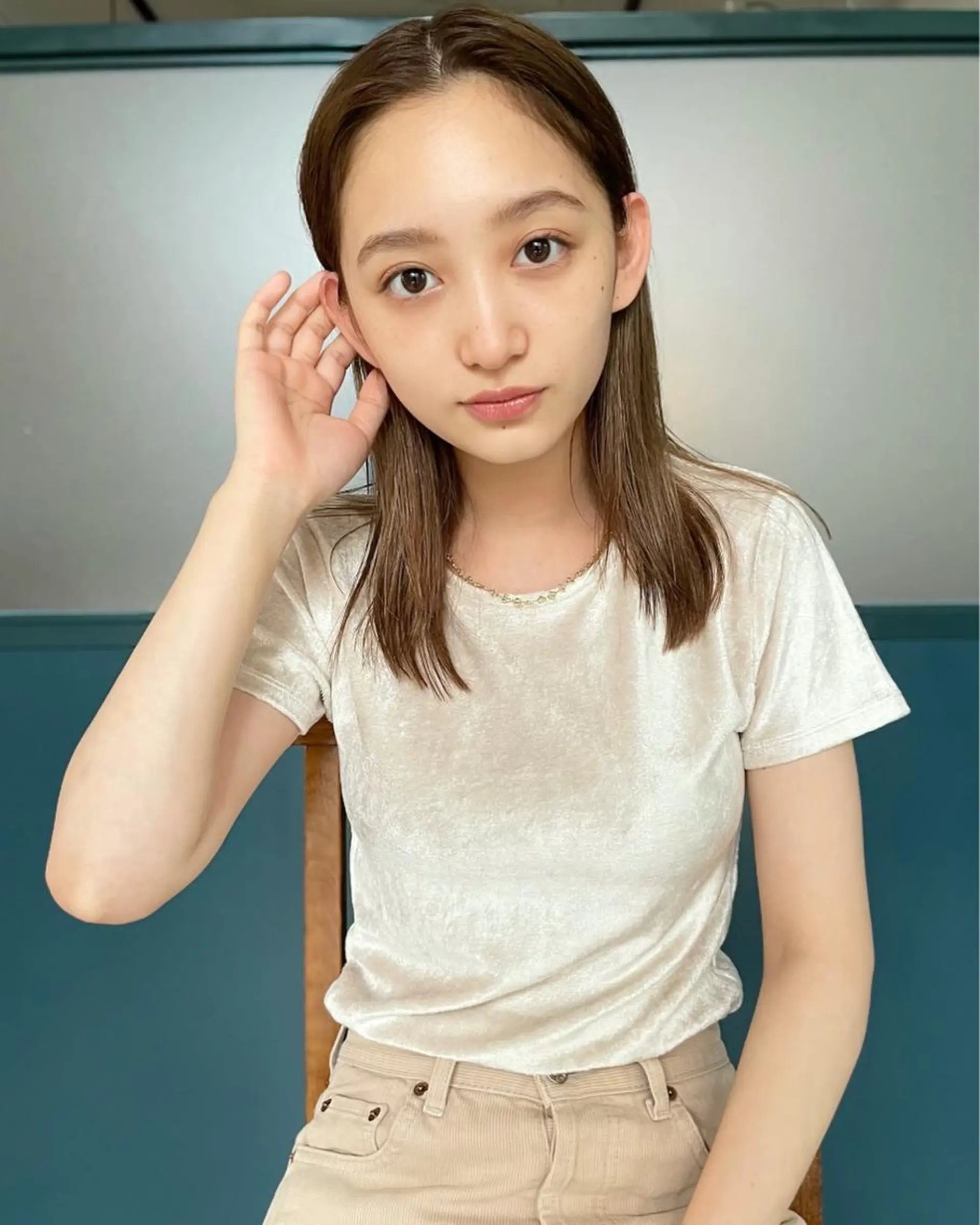 ミディアム カラー パーマ ヘアアレンジ ネイル マツエク・マツパ ベージュカラー トレンド眉🌈✨ arisaの眉毛・アイブロウイメージ