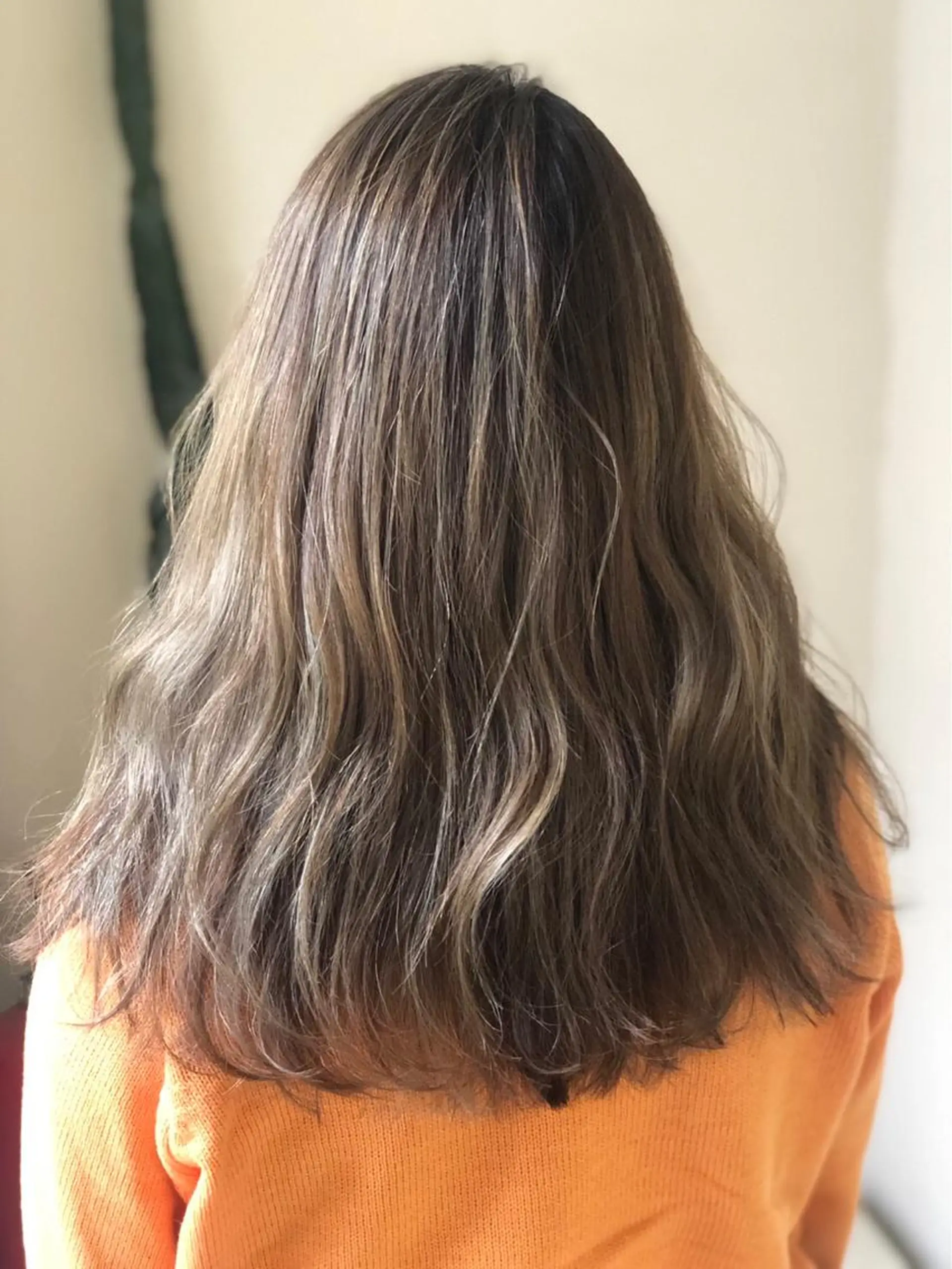 ロング カラー ベージュカラー ミルクティーベージュ ヘアカラー トリートメント デザインカラー✨🦄 透明感カラー✨ヒカルのヘアスタイル