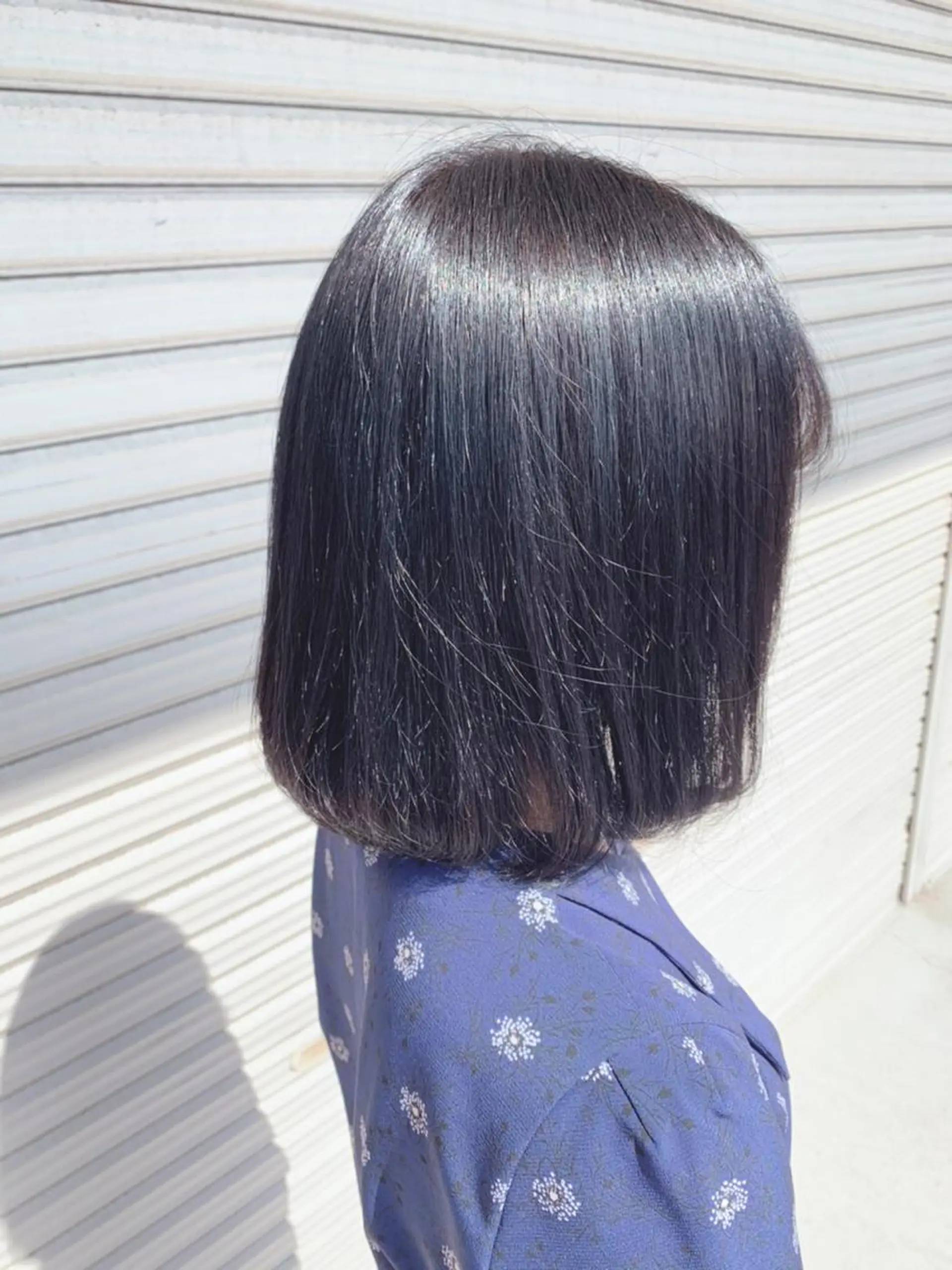 ミディアム カラー 黒髪 ブルーカラー ブルーブラック 透明感カラー ARISA🦋推し・ アニメカラー/派手髪のヘアスタイル