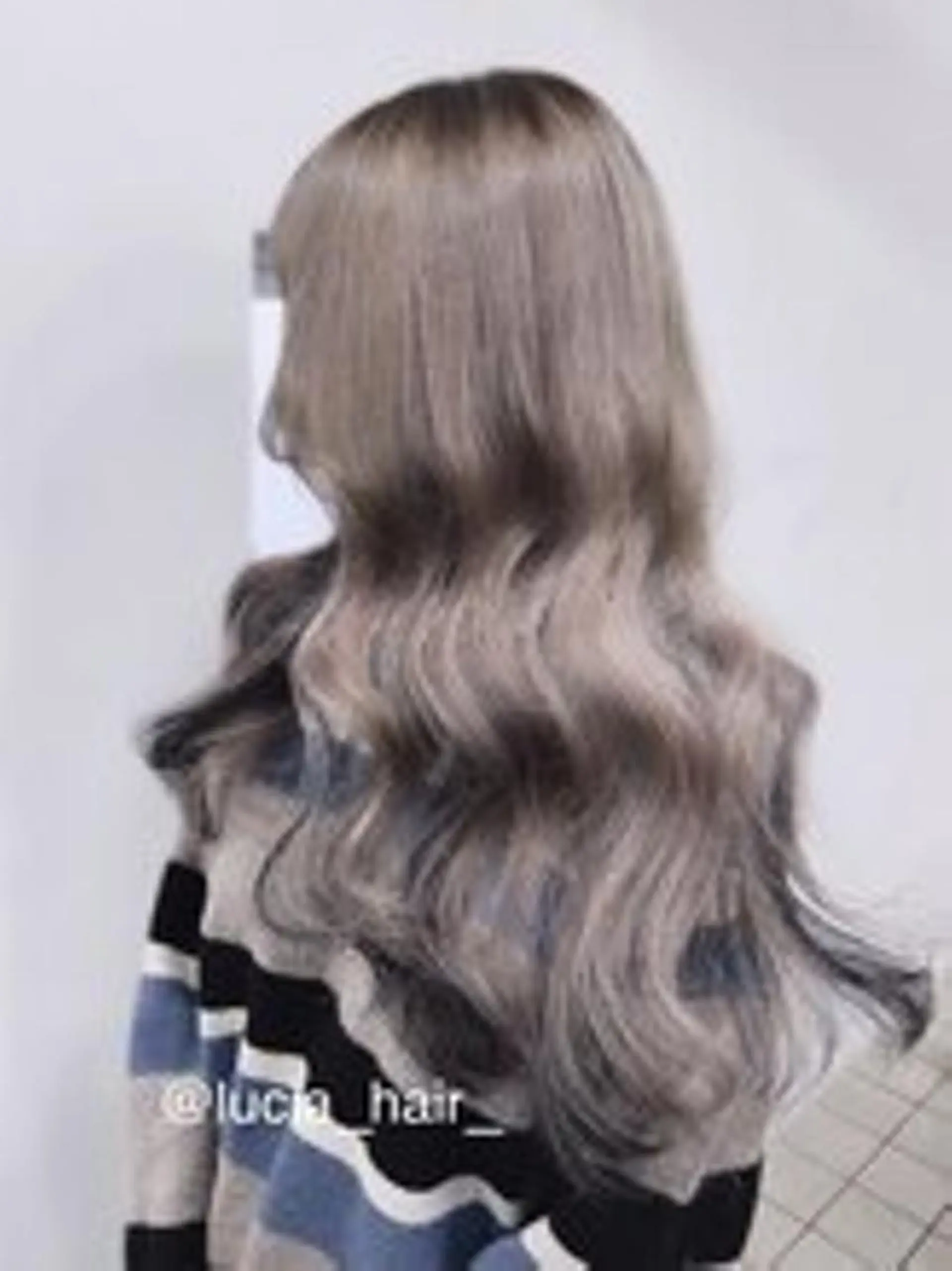 ヘアアレンジ カラー ロング LuciA エクステカラーのヘアスタイル