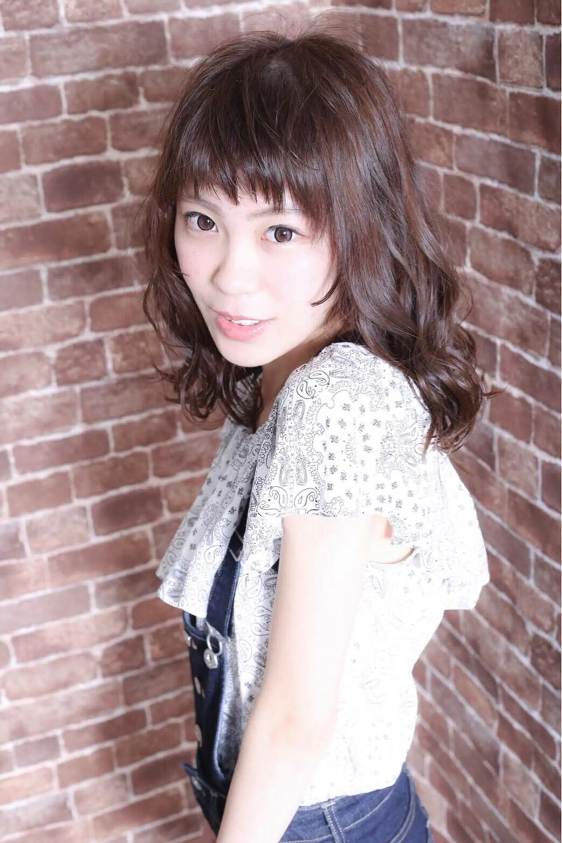 ミディアム 伊藤 裕貴のヘアスタイル