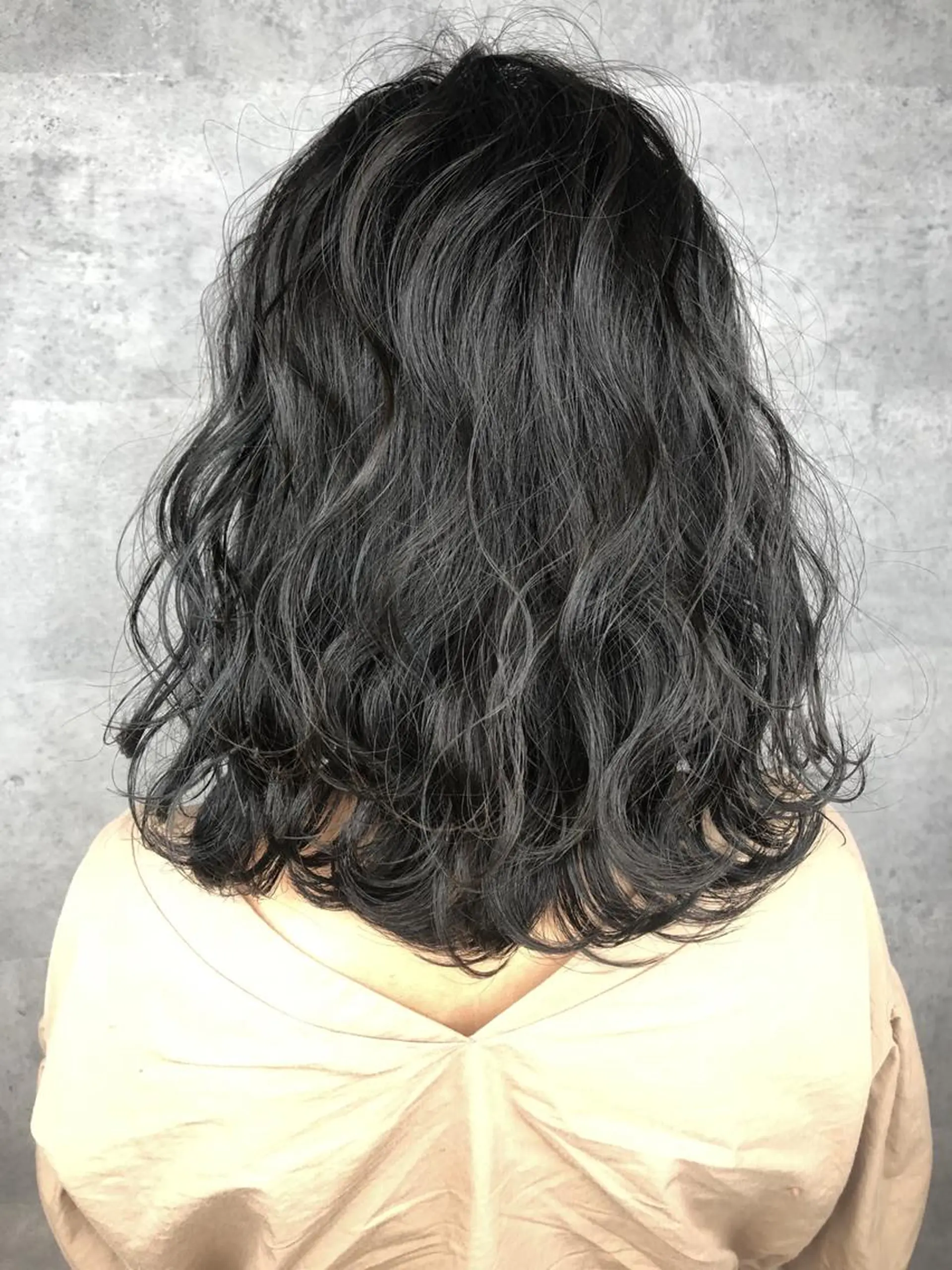 ミディアム カラー _WHITE 天王寺のヘアスタイル