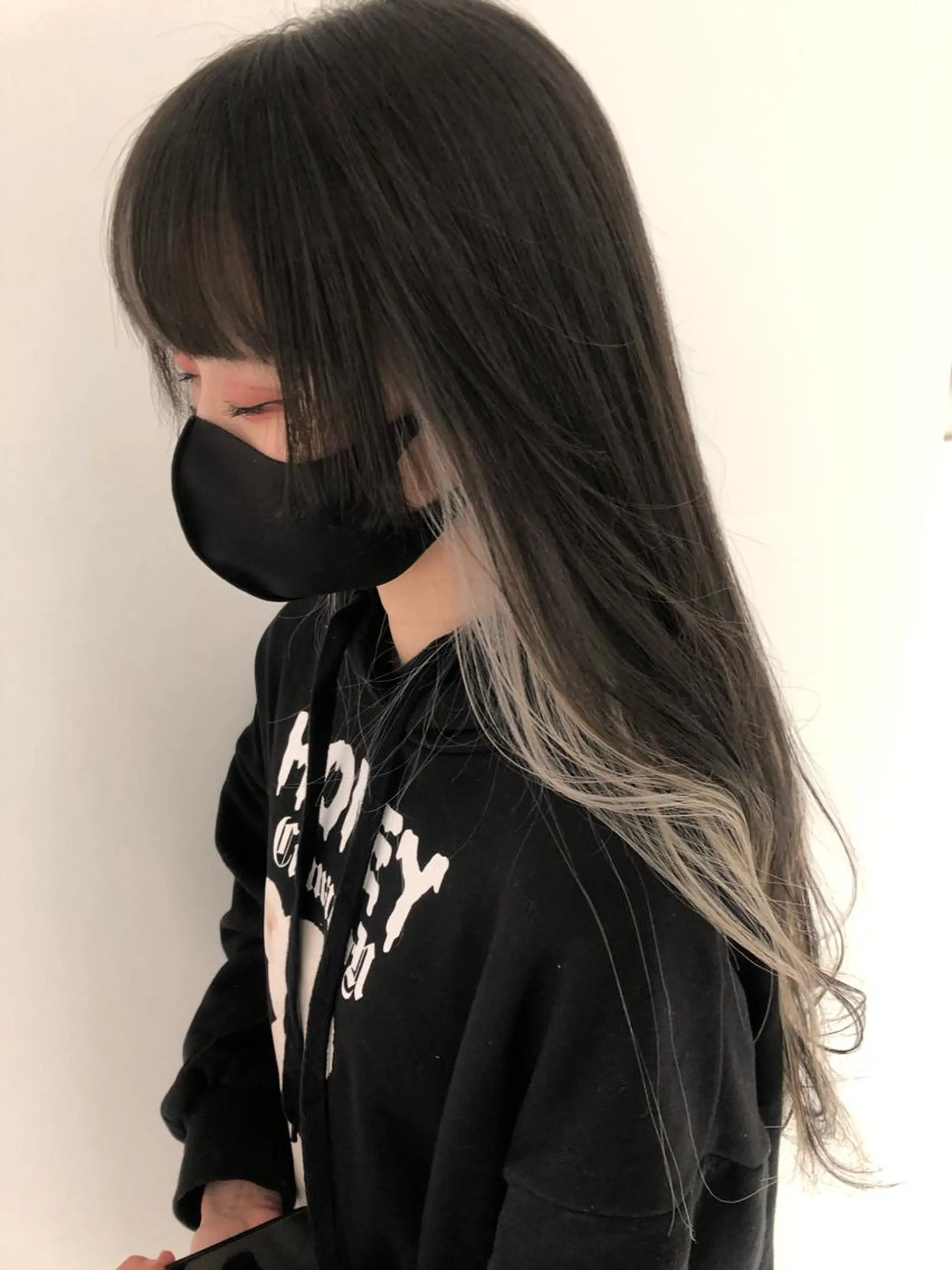 ロング カラー ブリーチ インナーカラー 古屋 花織のヘアスタイル