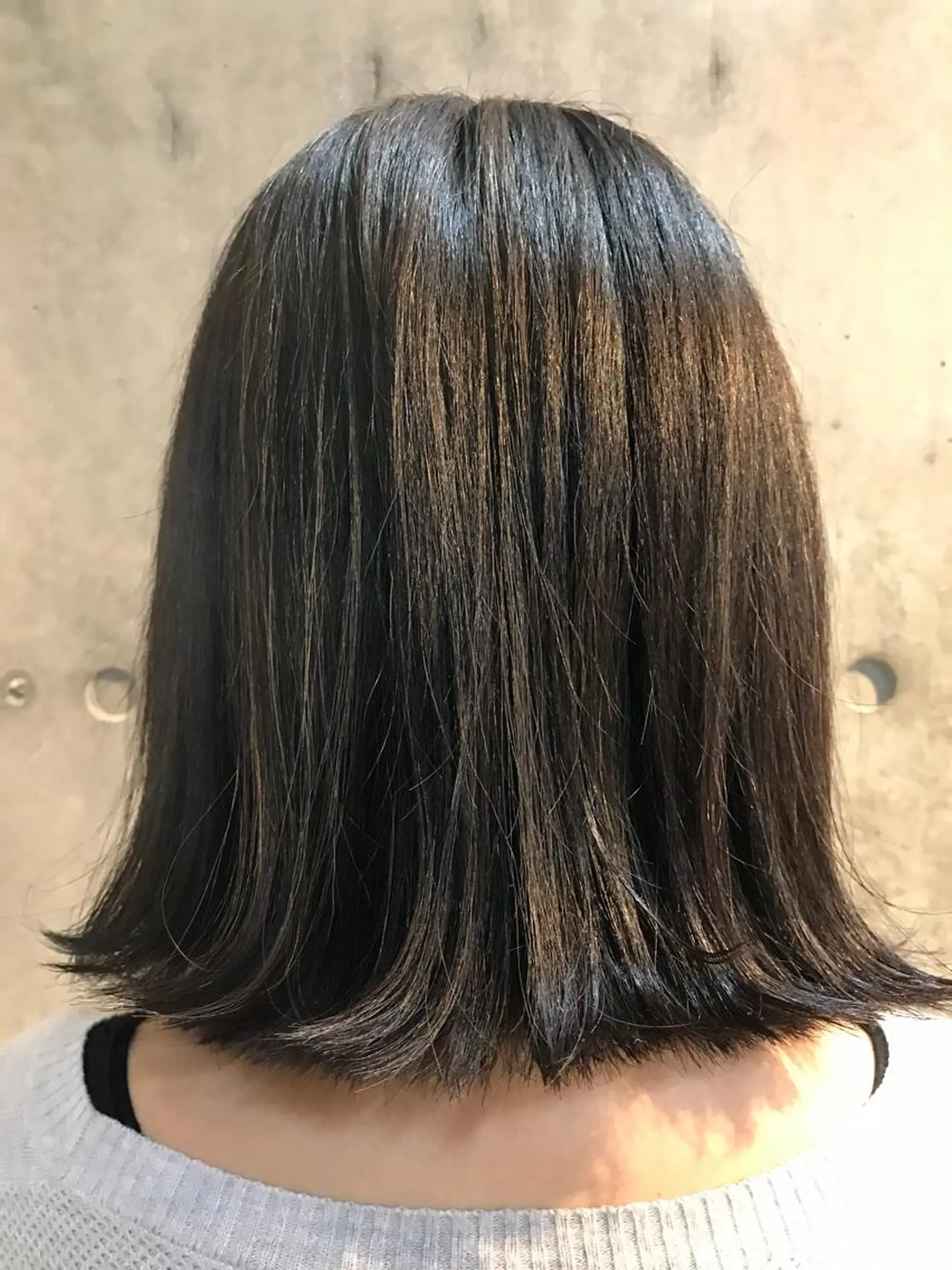 ミディアム カラー sand&rose所属・逗子葉山 ナオイカイラのヘアスタイル