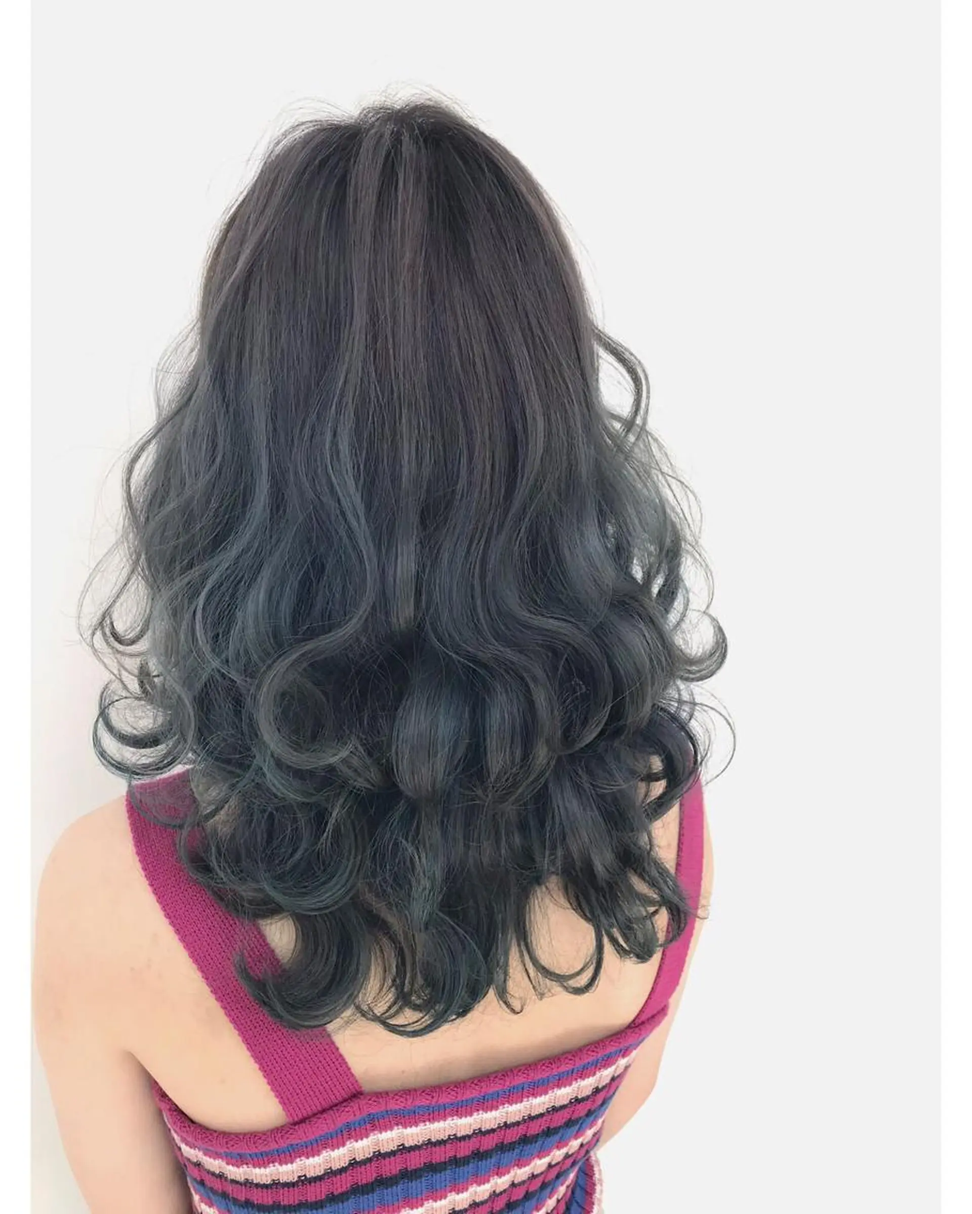 ミディアム カラー パーマ ヘアアレンジ キッズ アッシュ アッシュグレー ブリーチ ケアブリーチ ケアカラー ヘアカラー トリートメント カラー/髪質改善スペ シャリスト宮本　伸一のヘアスタイル