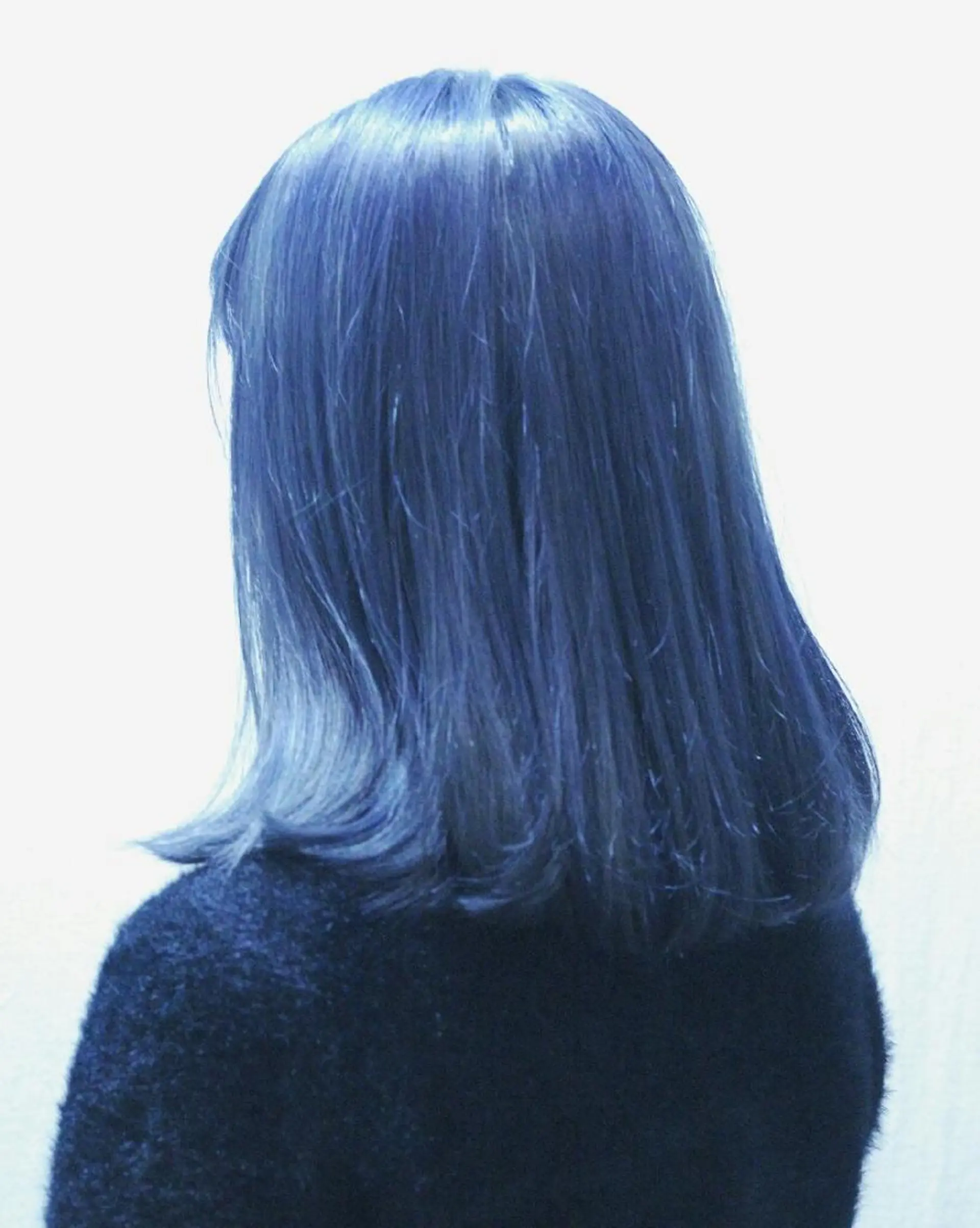 セミロング カラー ネイビーカラー ショートヘア💫 ハイトーン西田拓馬のヘアスタイル