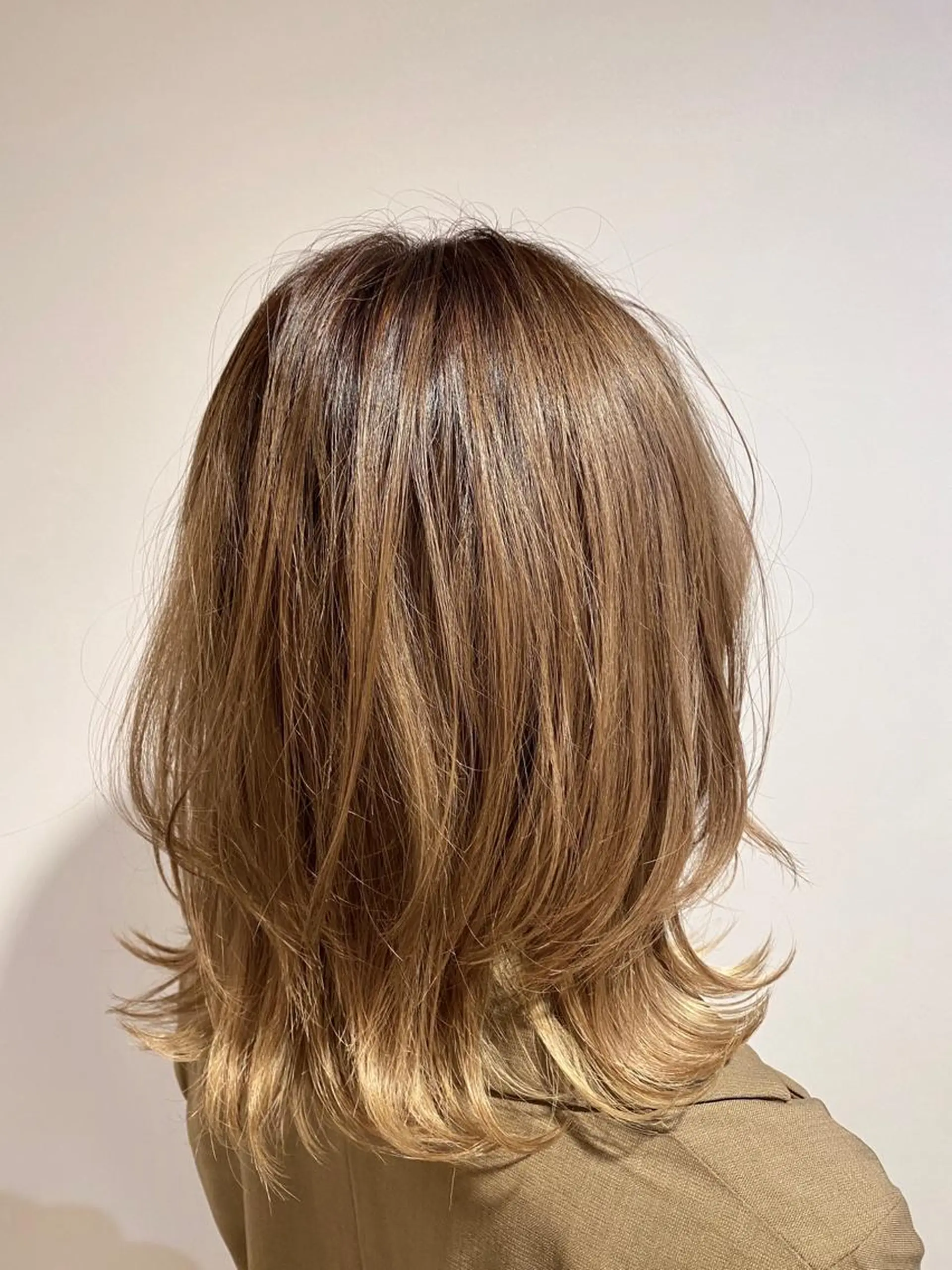 ミディアム カラー ベージュカラー 透明感カラー イルミナカラー ボブ くびれヘア 美髪・髪質改善 有田怜平のヘアスタイル
