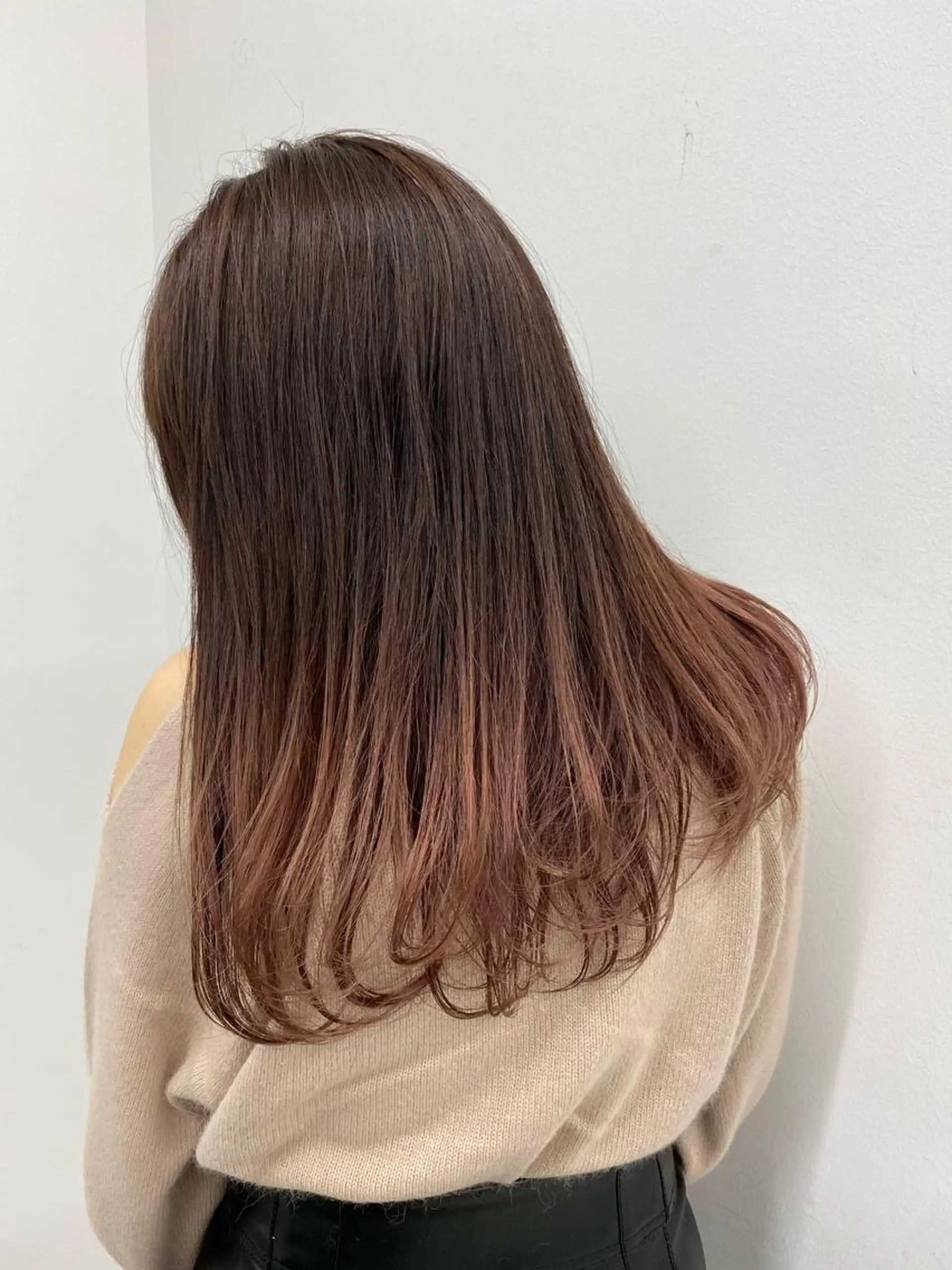 ロング カラー ベージュカラー ピンクカラー ピンクベージュ Unami MIHA☘️*゜のヘアスタイル