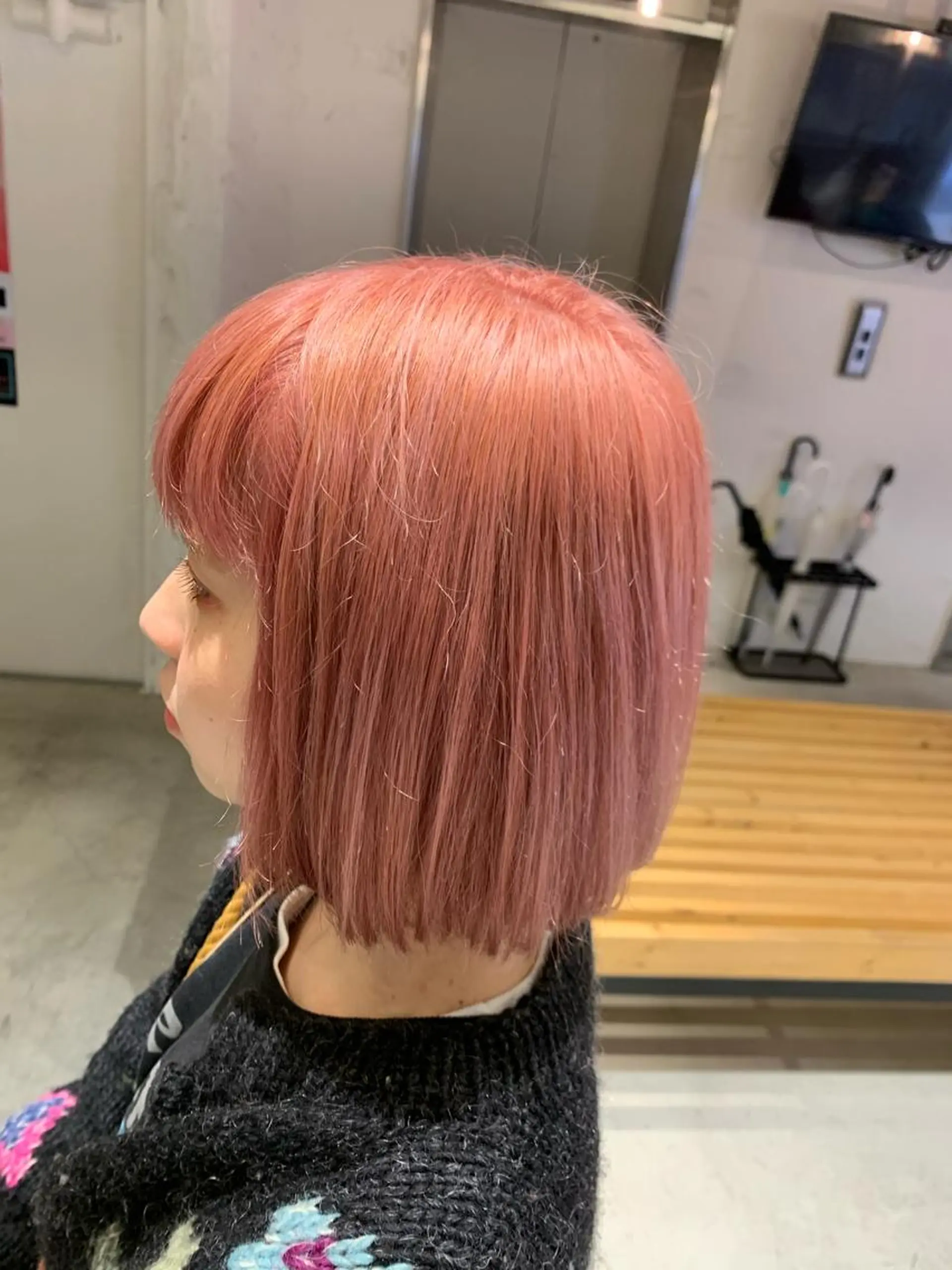 ショート カラー ブリーチ ピンクカラー ホワイトピンク ヘアカラー トリートメント LUXBE LUCEのヘアスタイル