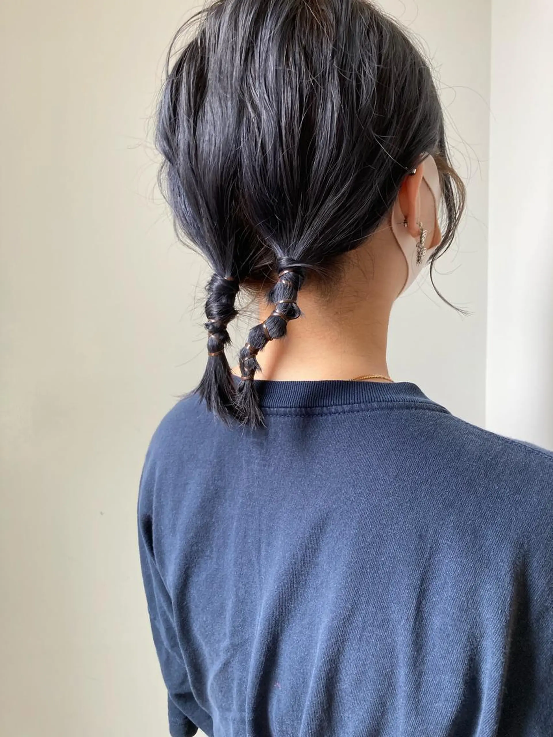 ミディアム カラー 黒髪 ブリーチ ブルーカラー ブルーブラック 透明感カラー カット ヘアカラー トリートメント 小木曽智美 /ボブ/ショートのヘアスタイル