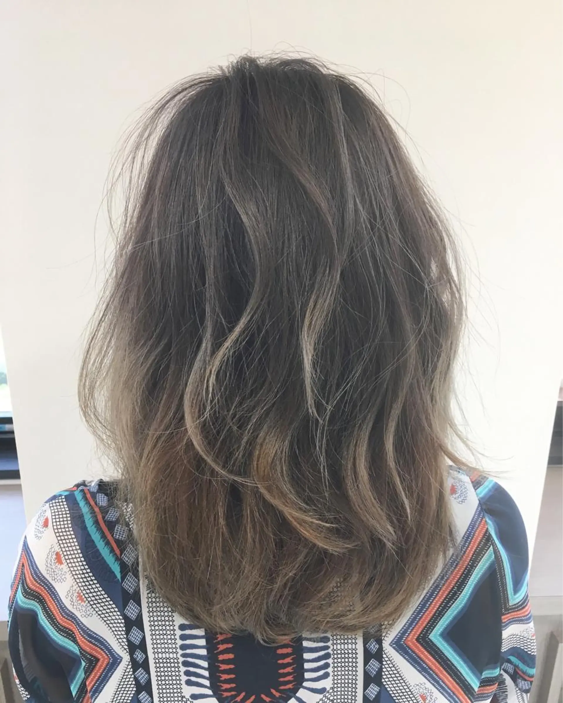 ミディアム ハイライト Miru by INCE HAIRのヘアスタイル