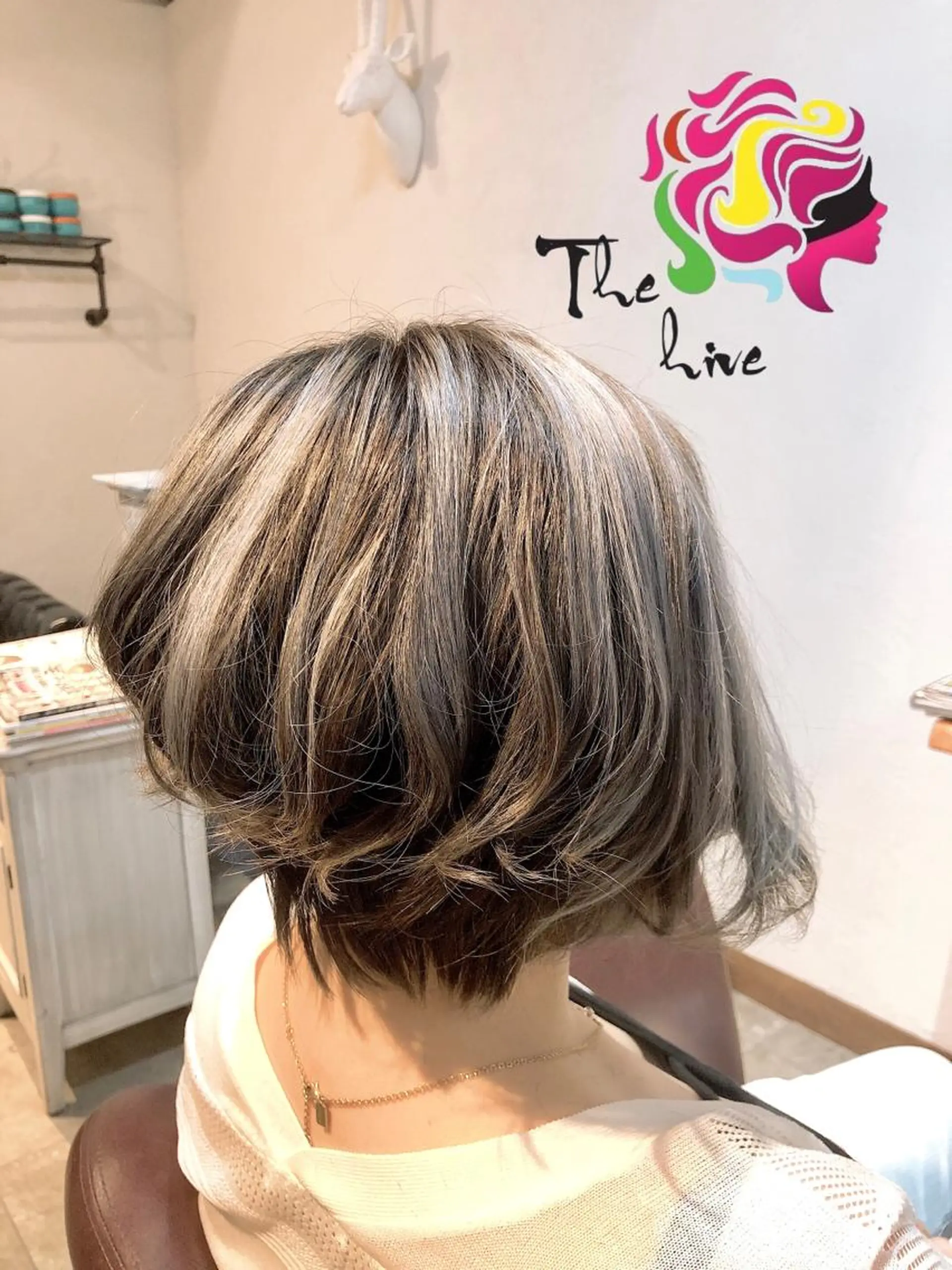 ミディアム カラー カット ヘアカラー Hair salon The  hiveのヘアスタイル