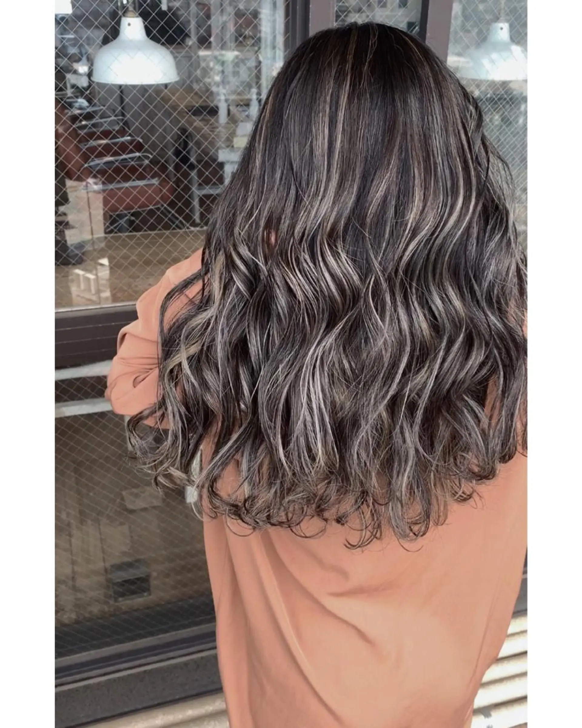 カラー バレイヤージュ ハイライトカラー 石井辰功也 フリーランス美容師のヘアスタイル