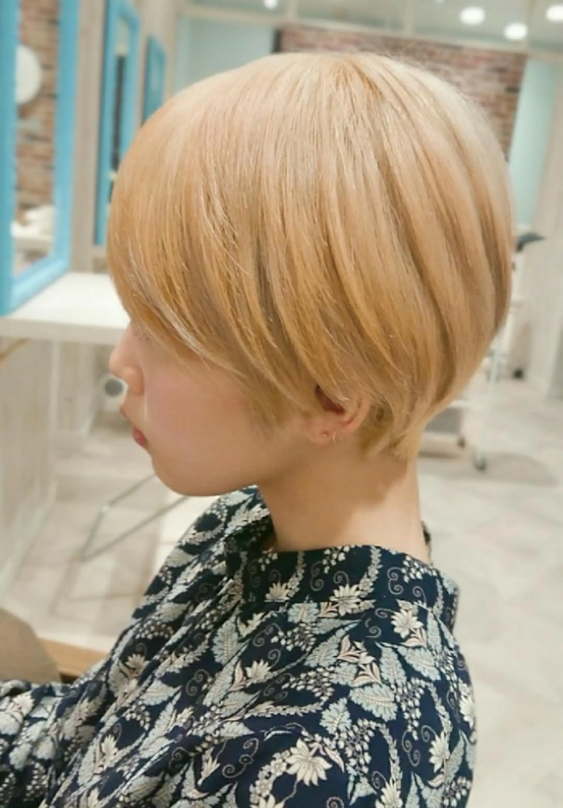 ショート カラー ショートボブ 抜きっぱなしブロンド イエローカラー ボブ ショートヘア カット ヘアカラー トリートメント 🐱higajo🐱 比嘉門(ヒガジョウ)のヘアスタイル