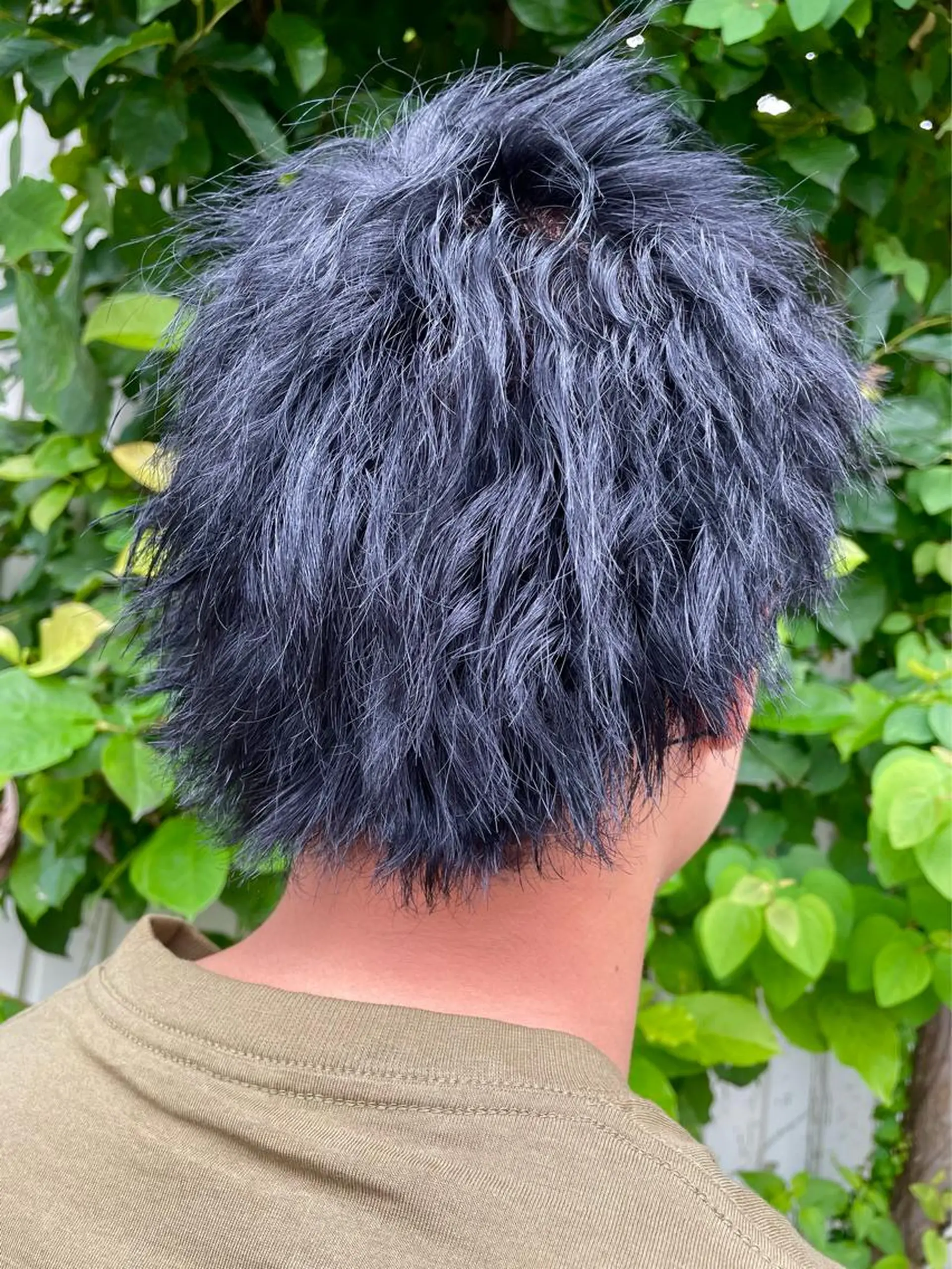 カラー パーマ メンズ メンズパーマ メンズツイストパーマ 波巻きパーマ アッシュ 黒髪 齋藤 梨乃のヘアスタイル