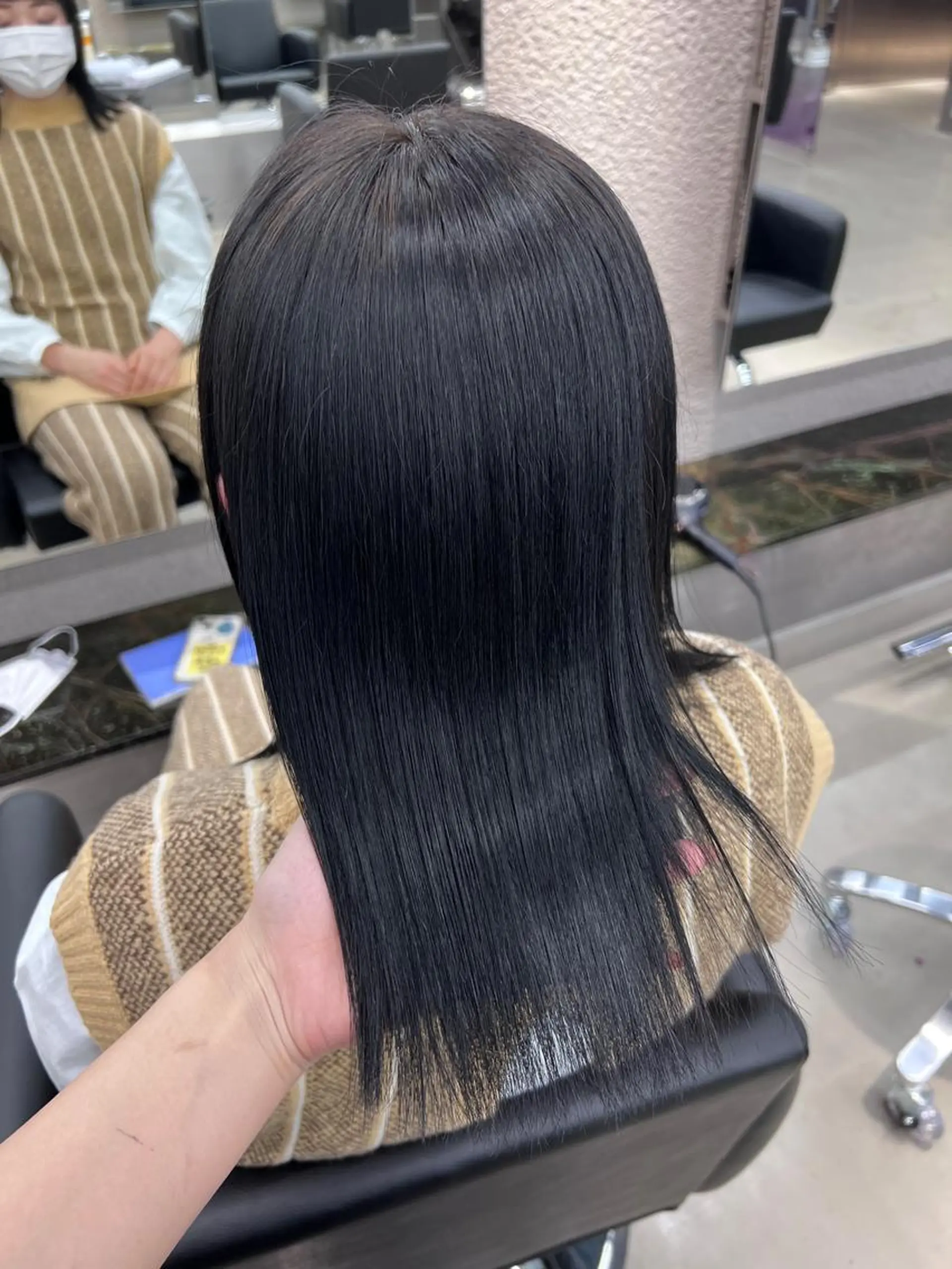 セミロング カラー 黒髪 ブルーカラー ブルーブラック 紬/enne/ブリー チ/ハイトーンのヘアスタイル