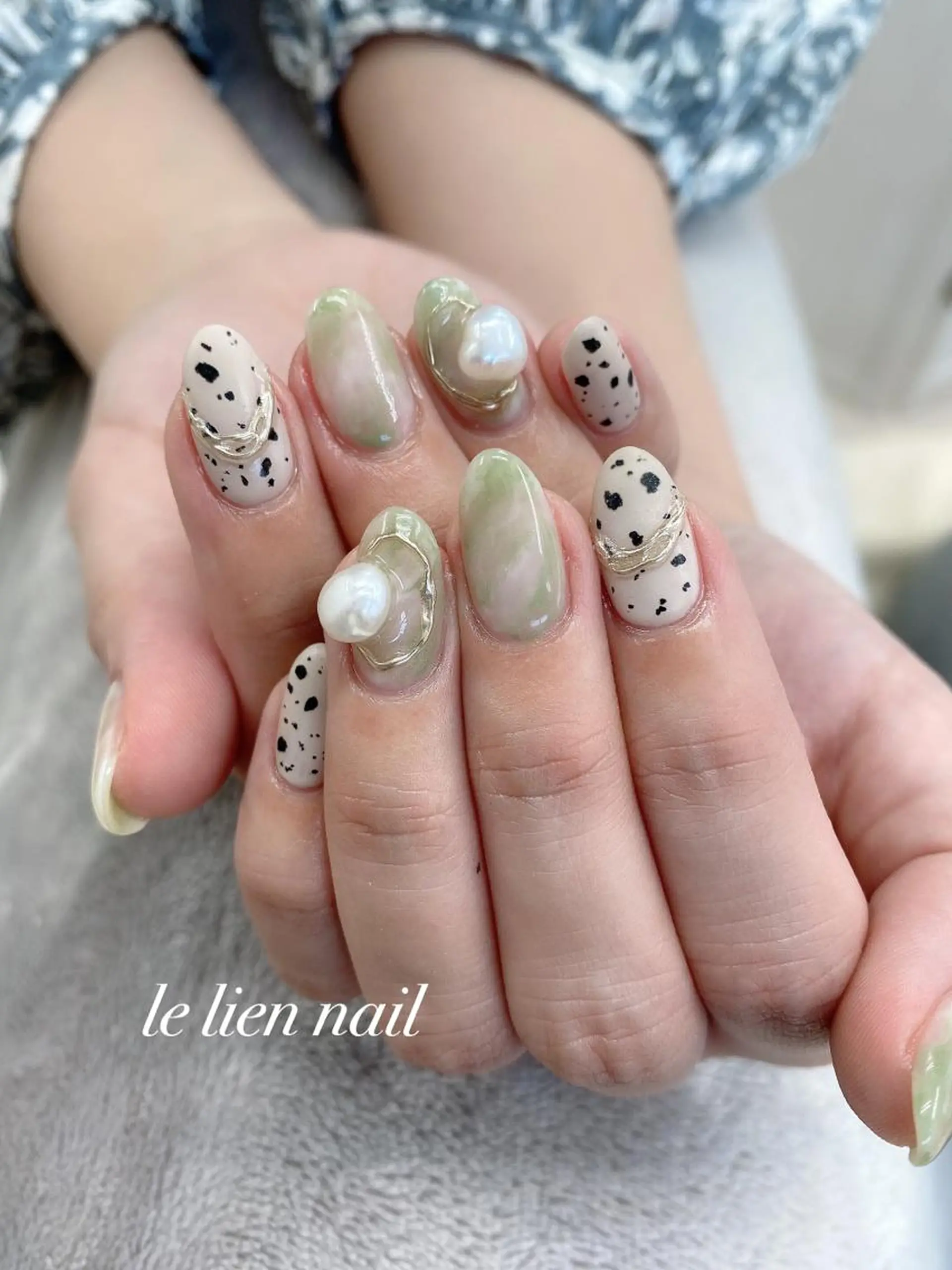 ネイル グリーン ニュアンスネイル 春ネイル le lien nailのネイルデザイン