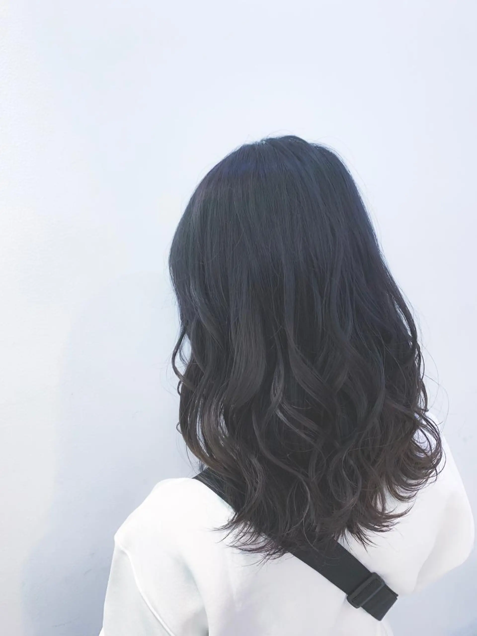 セミロング カラー ベージュカラー ミント ネイビーカラー トリートメント 地毛風ストレート/ 髪質改善/榎本流行のヘアスタイル