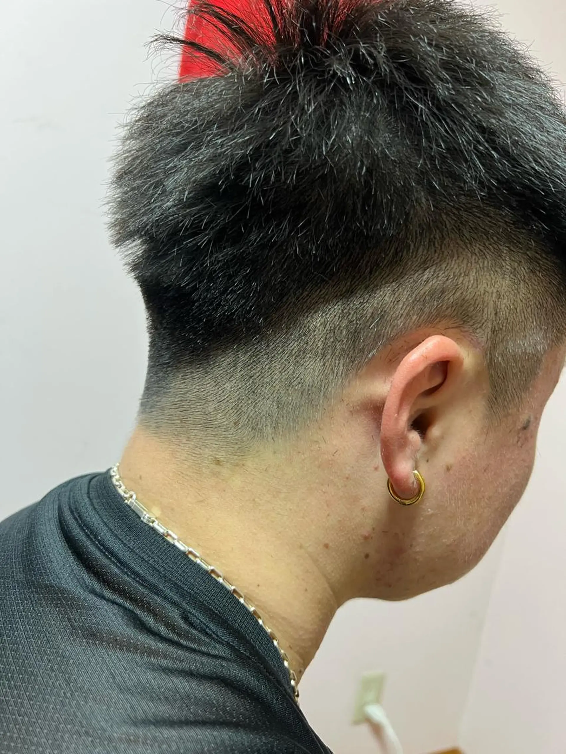 メンズ アップバング 刈り上げ 心斎橋メンズサロン リベルテグリットのヘアスタイル