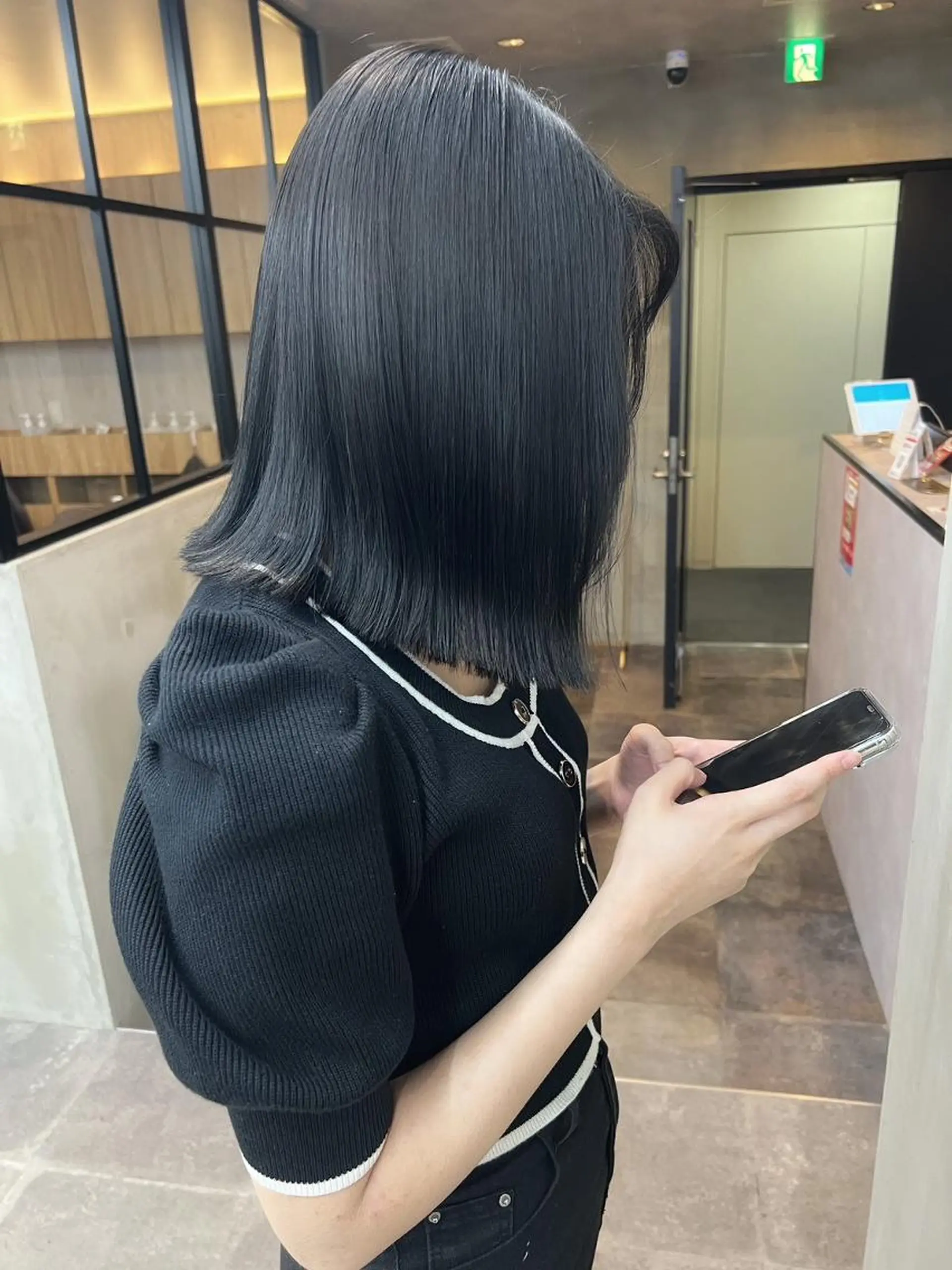 セミロング カラー パーマ ヘアアレンジ セミロングパーマ ベージュカラー ブリーチ ケアカラー イヤリングカラー ヘアカラー トリートメント ヘアケア特化型サロン newi 京橋のヘアスタイル