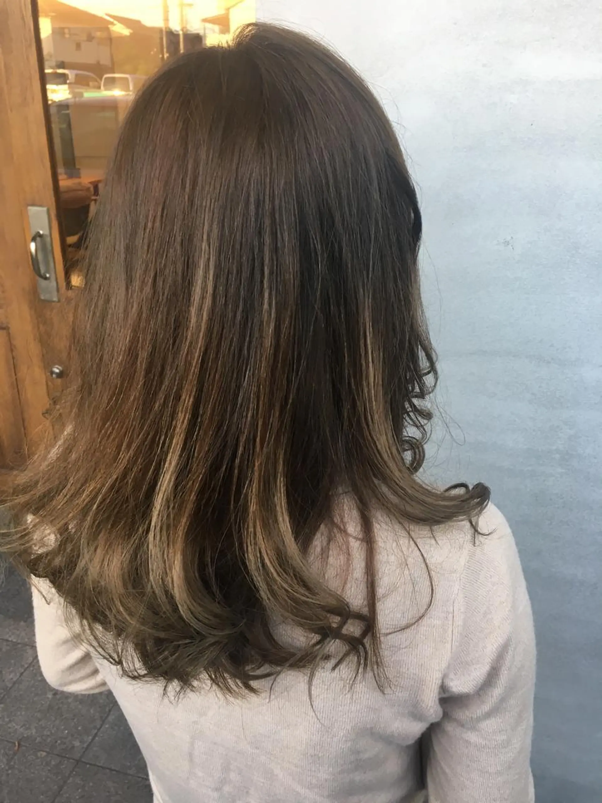 セミロング カラー ture by gladのヘアスタイル