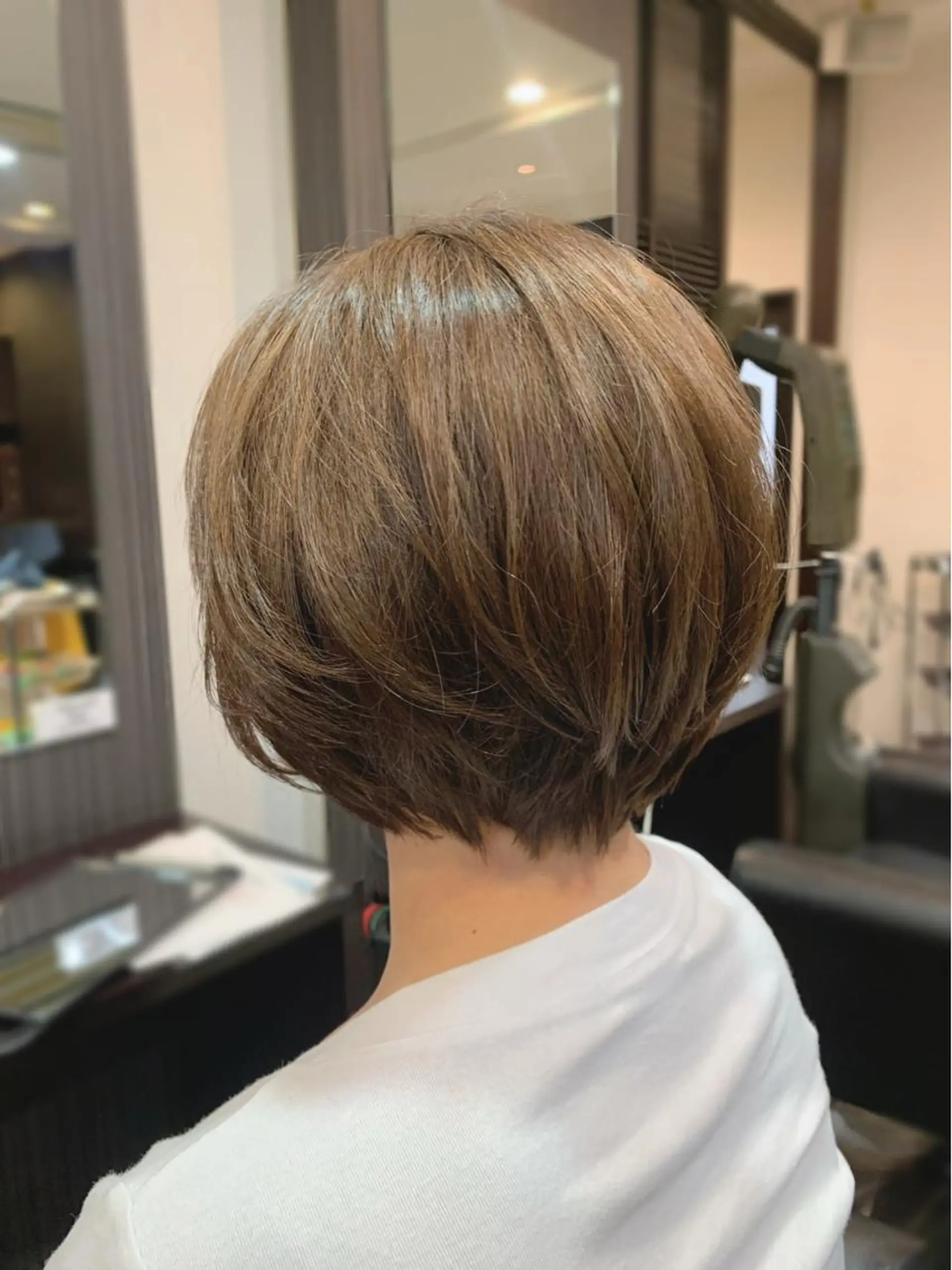 ショート カラー アッシュ ベージュカラー ショートヘア カット ヘアカラー 藤本 麻衣のヘアスタイル