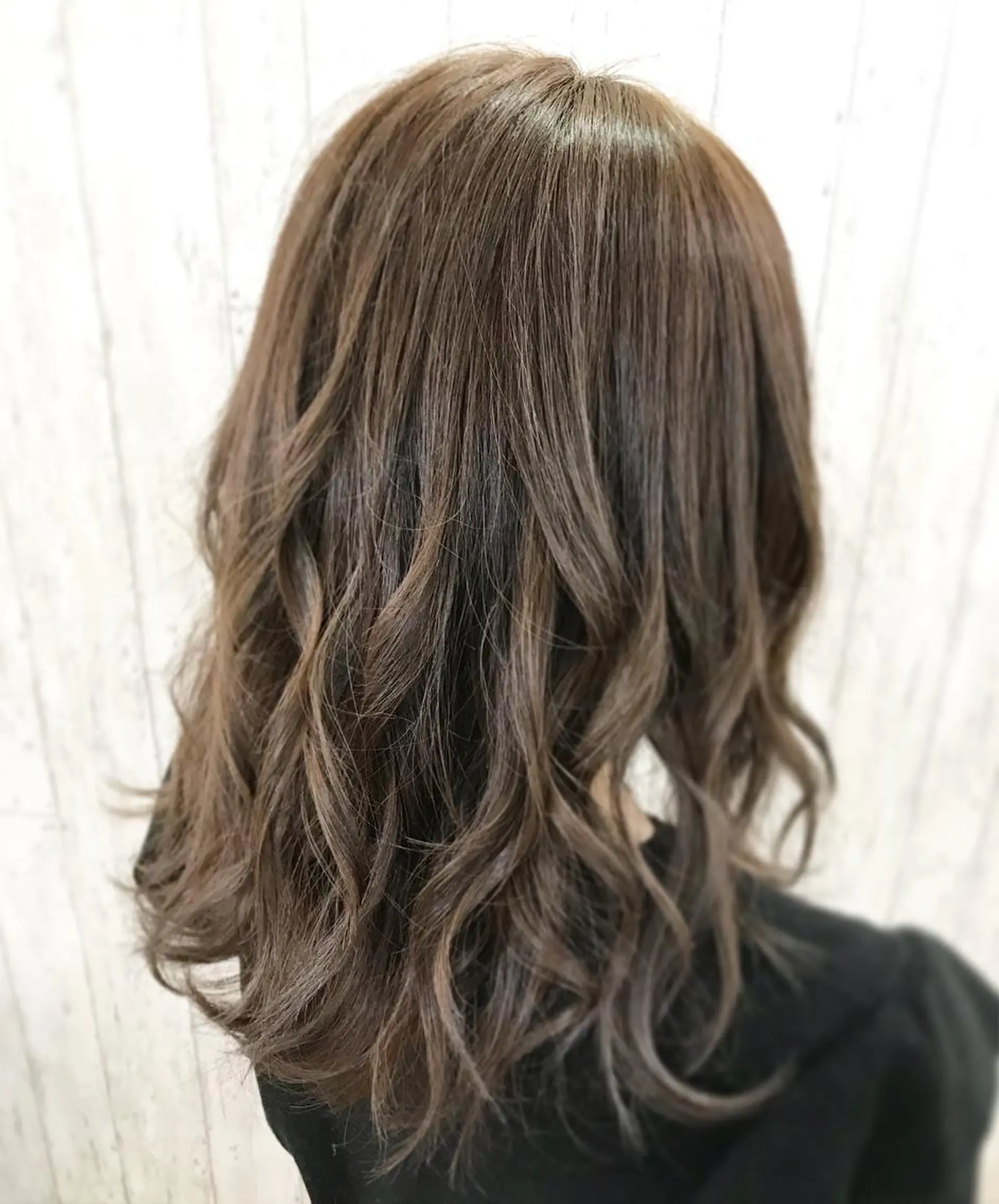 ミディアム カラー アディクシーカラー ハイライトカラー ハイライト kazufumi ..のヘアスタイル