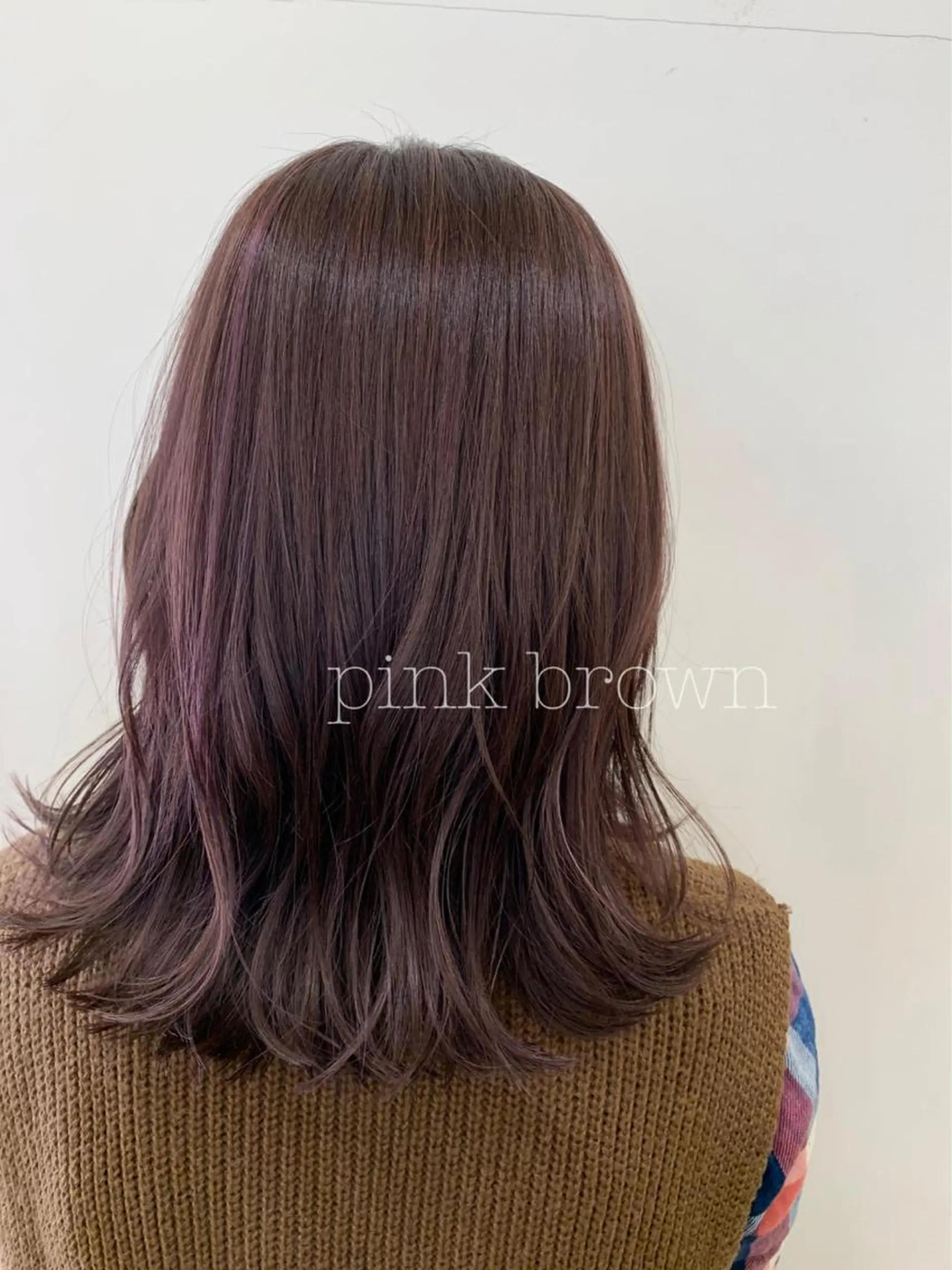 ミディアム カラー ぱつっとボブ/ 小野あかねのヘアスタイル