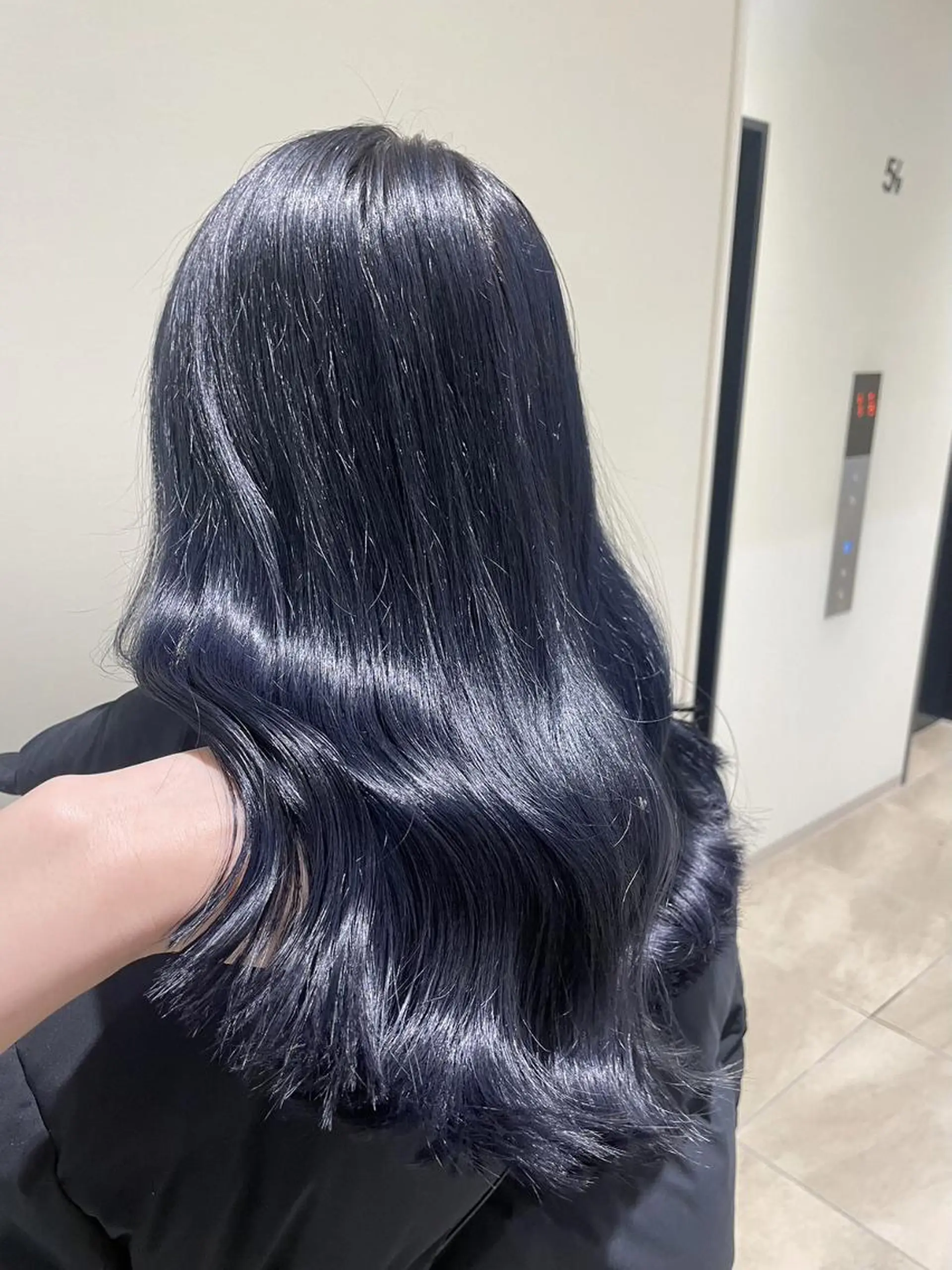 カラー ロング ヘアカラー 💙ハイトーン韓国風 色白ヘア💙manaのヘアスタイル