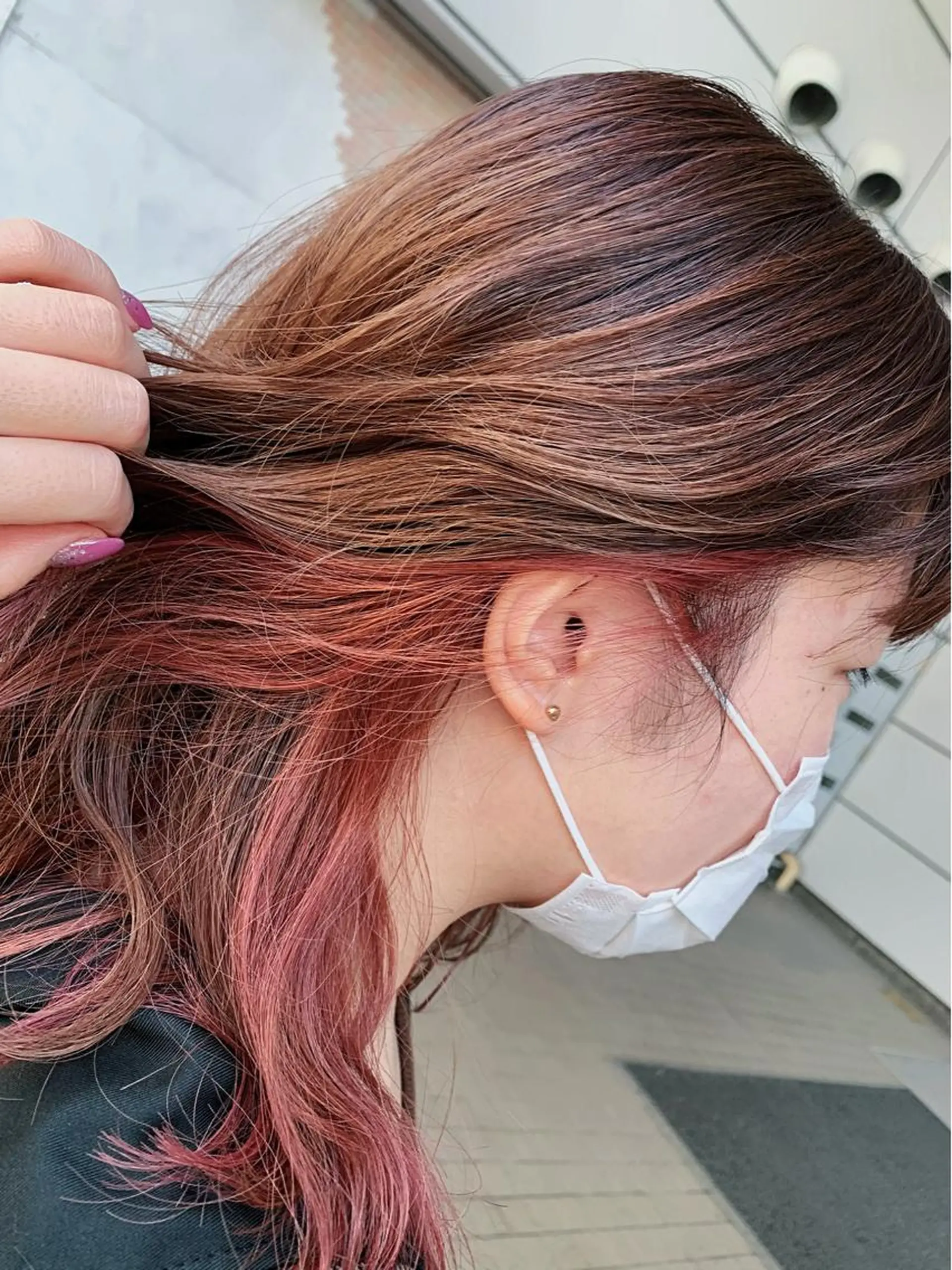 ミディアム カラー インナーカラー ピンクカラー レッドカラー Zina天王寺 CHIAKIのヘアスタイル