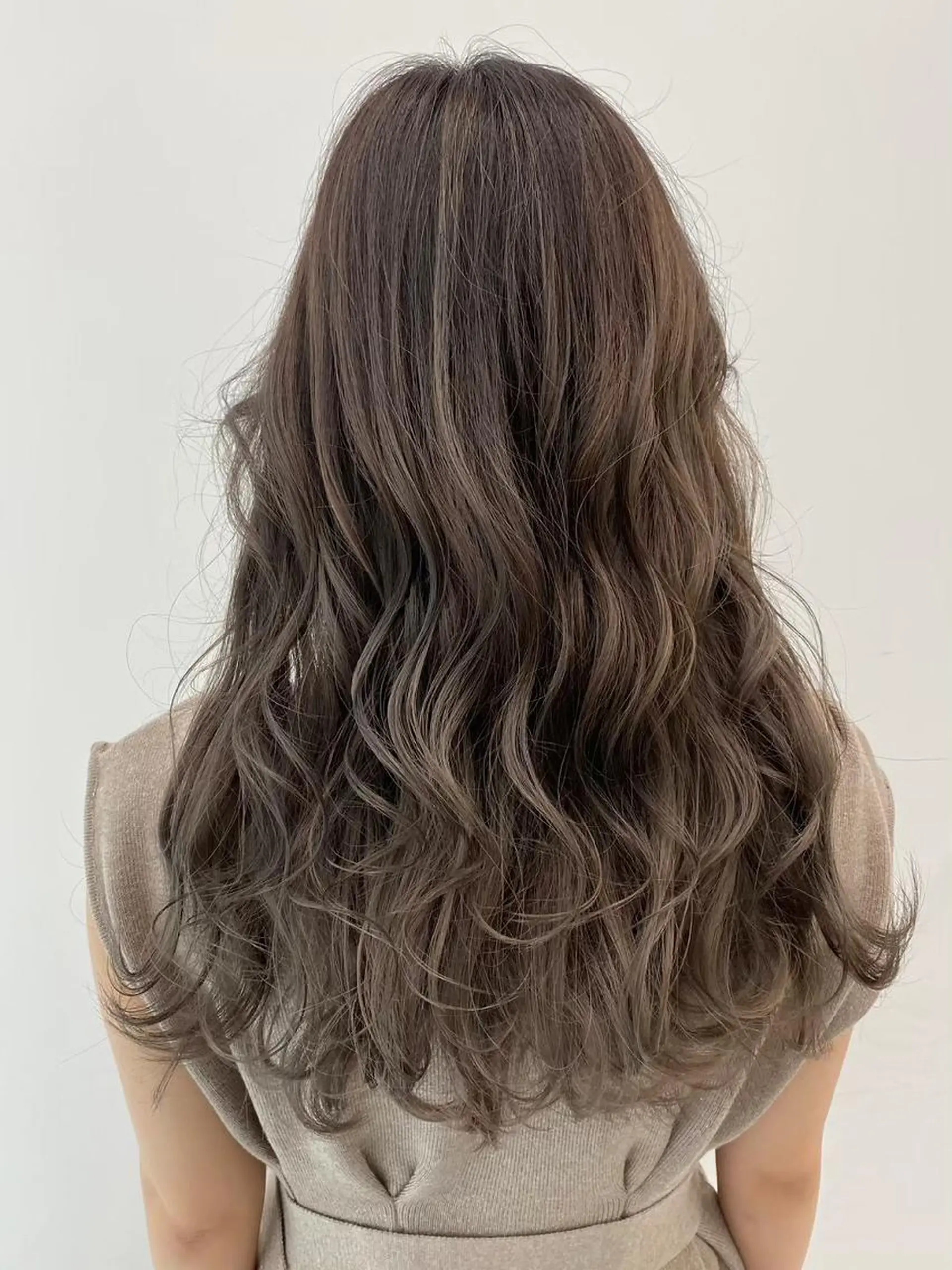 ロング カラー バレイヤージュ ブリーチ ダブルカラー イヤリングカラー ハイライトカラー ヘアカラー 【公式】amble luxe 中野のヘアスタイル