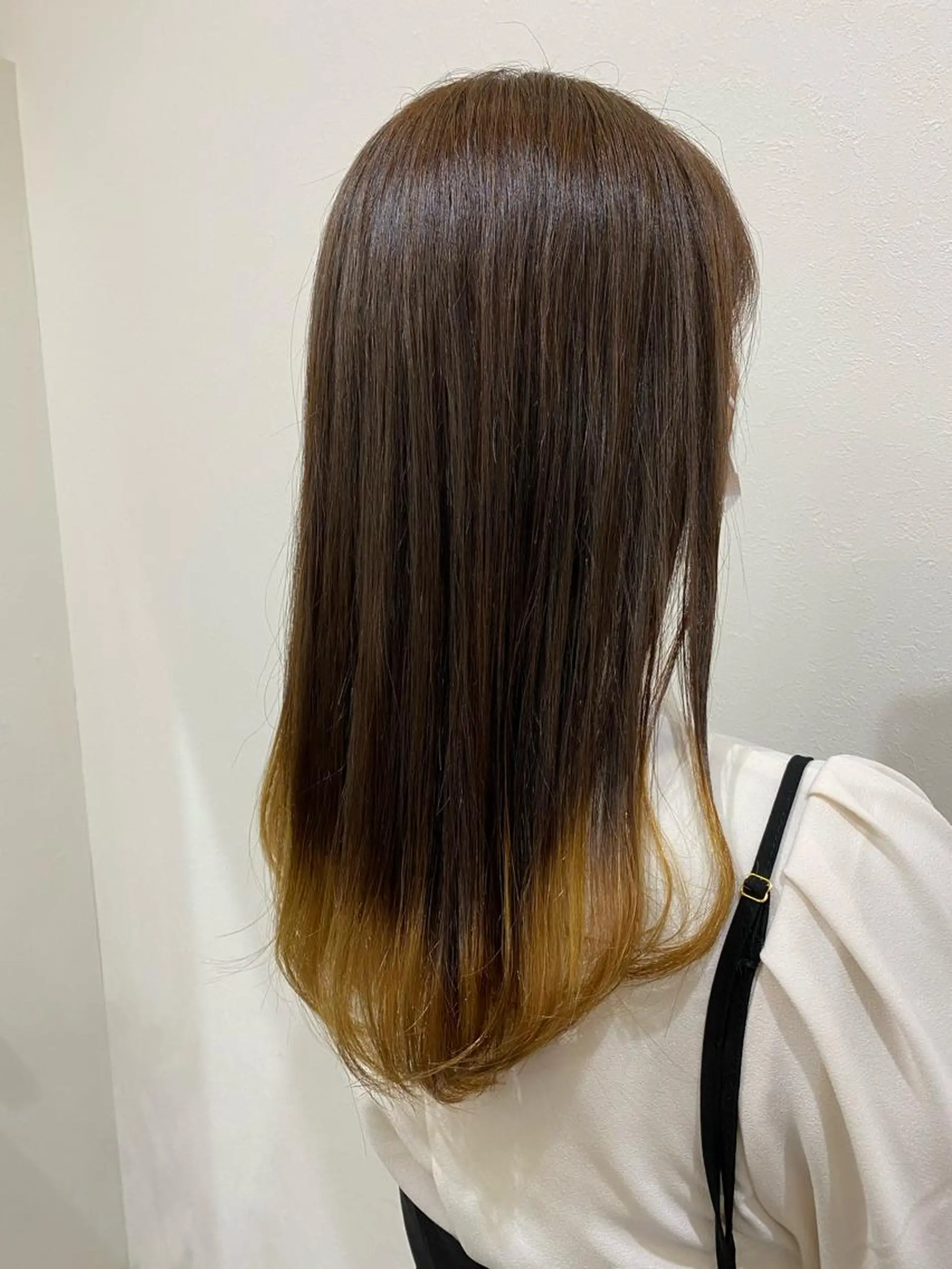 ロング カラー Ashanti 磯崎のヘアスタイル