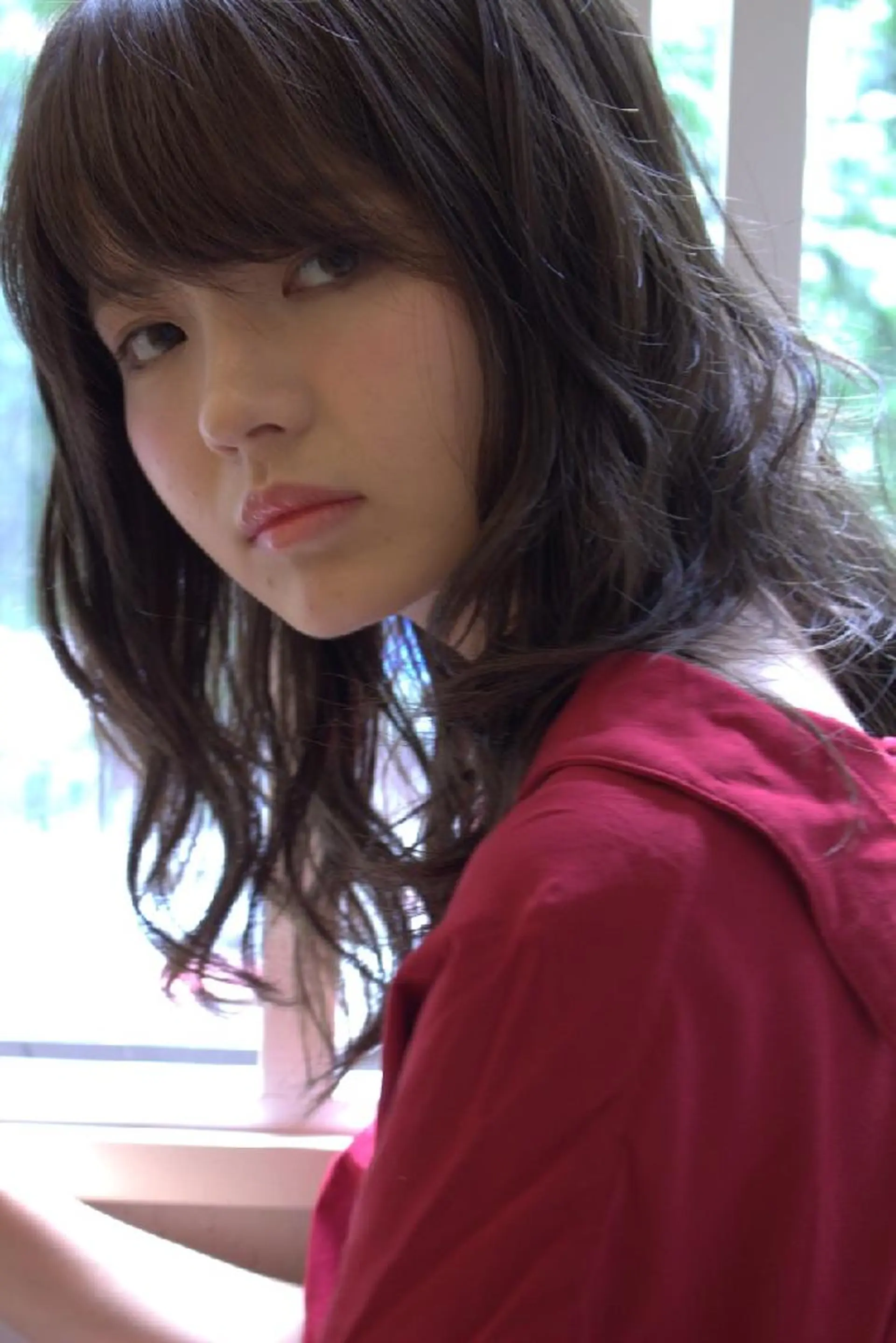 ミディアム パーマ カラー ミディアムレイヤー グレージュ レイヤーカット ニュアンスパーマ カット ヘアカラー トリートメント AKAMEE 表参道所属・大人ショートのスペシ ャリスト✨️井上雄輝のヘアスタイル