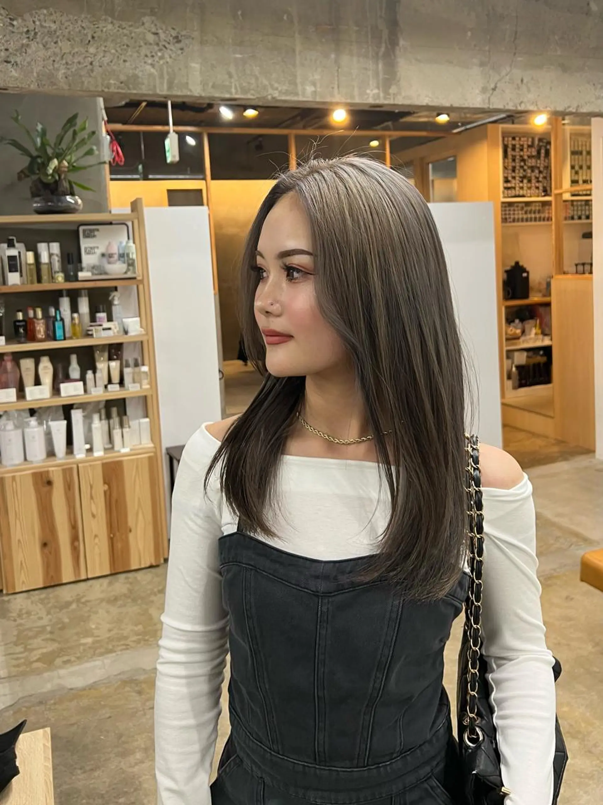 セミロング freera kyoto  河原町三条店所属・freera 希帆 kihoのヘアスタイル