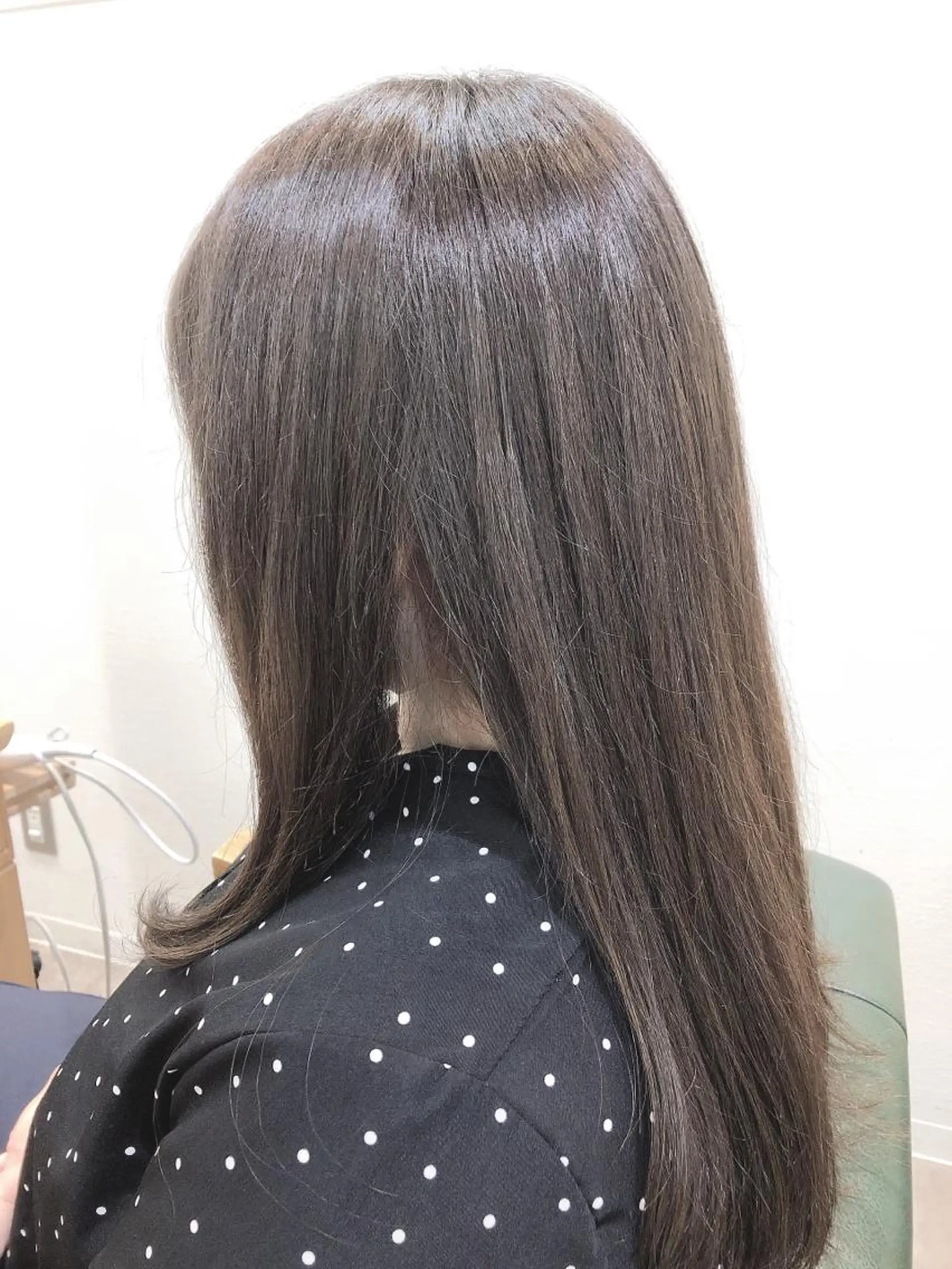 セミロング 髪質改善 トリートメント カット 縮毛矯正 トリートメント 菊池 貢平のヘアスタイル