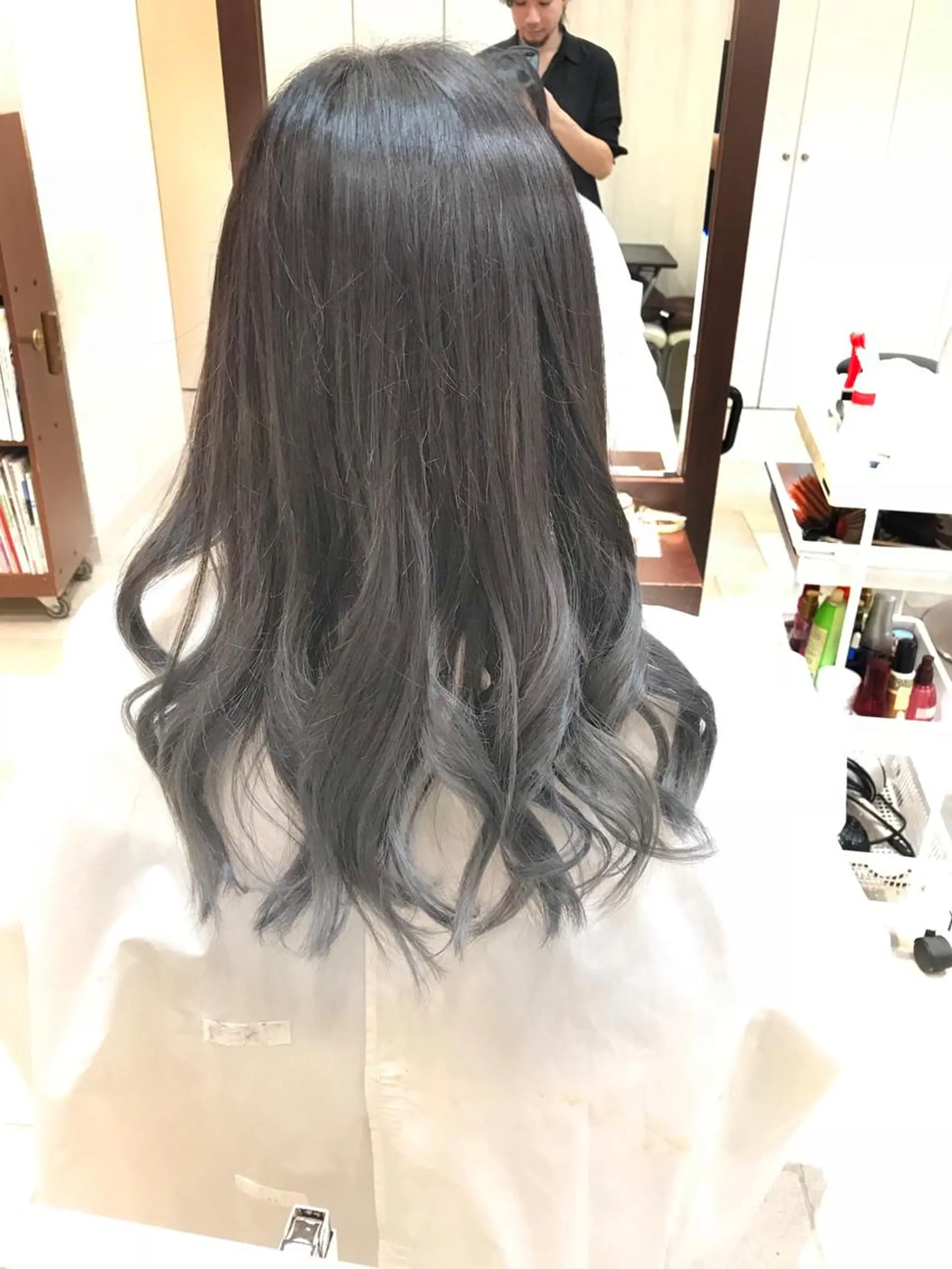 セミロング カラー 島袋 ナオユキのヘアスタイル