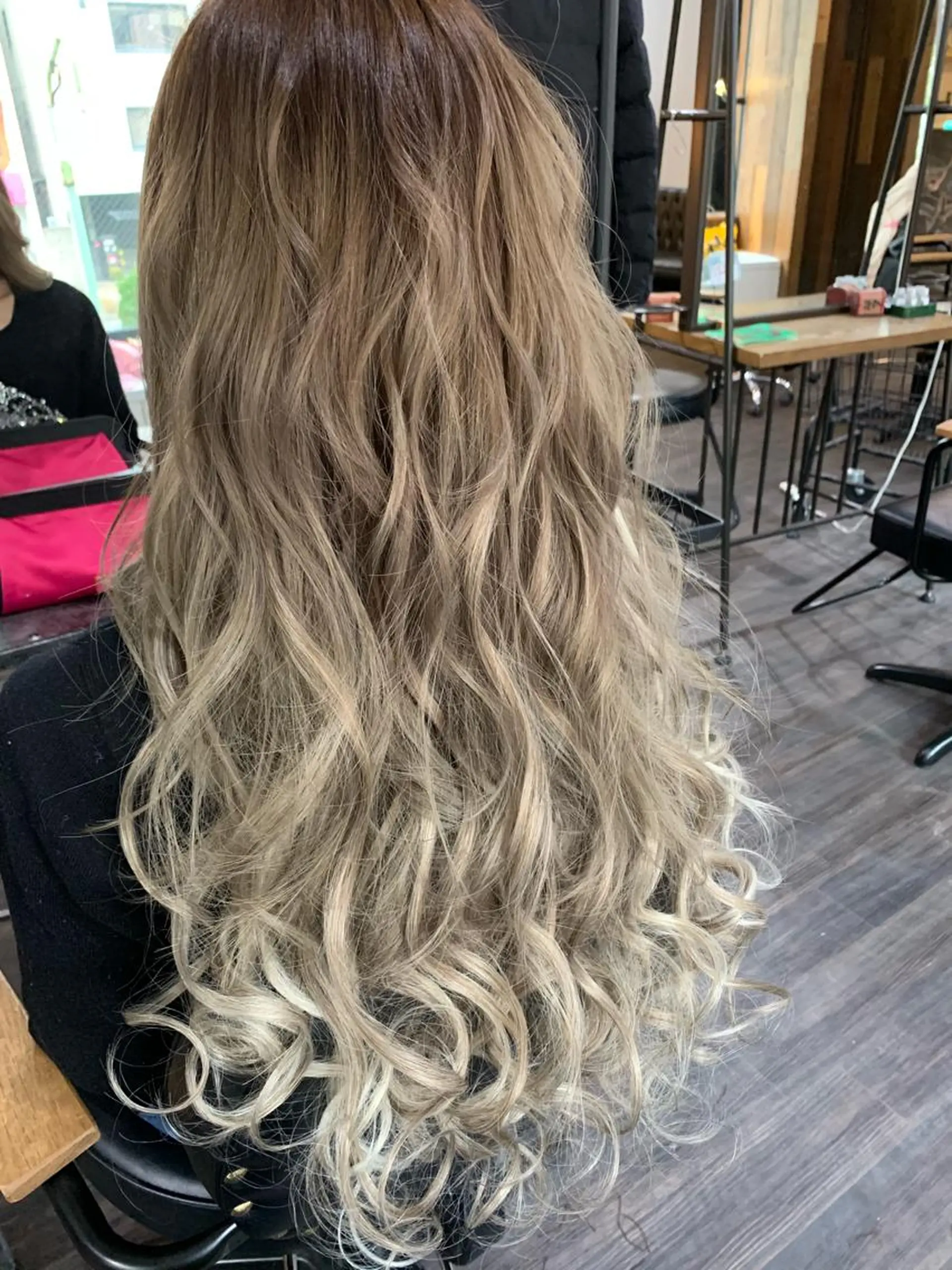 ロング カラー エクステ WEST OLAND 安藤のヘアスタイル