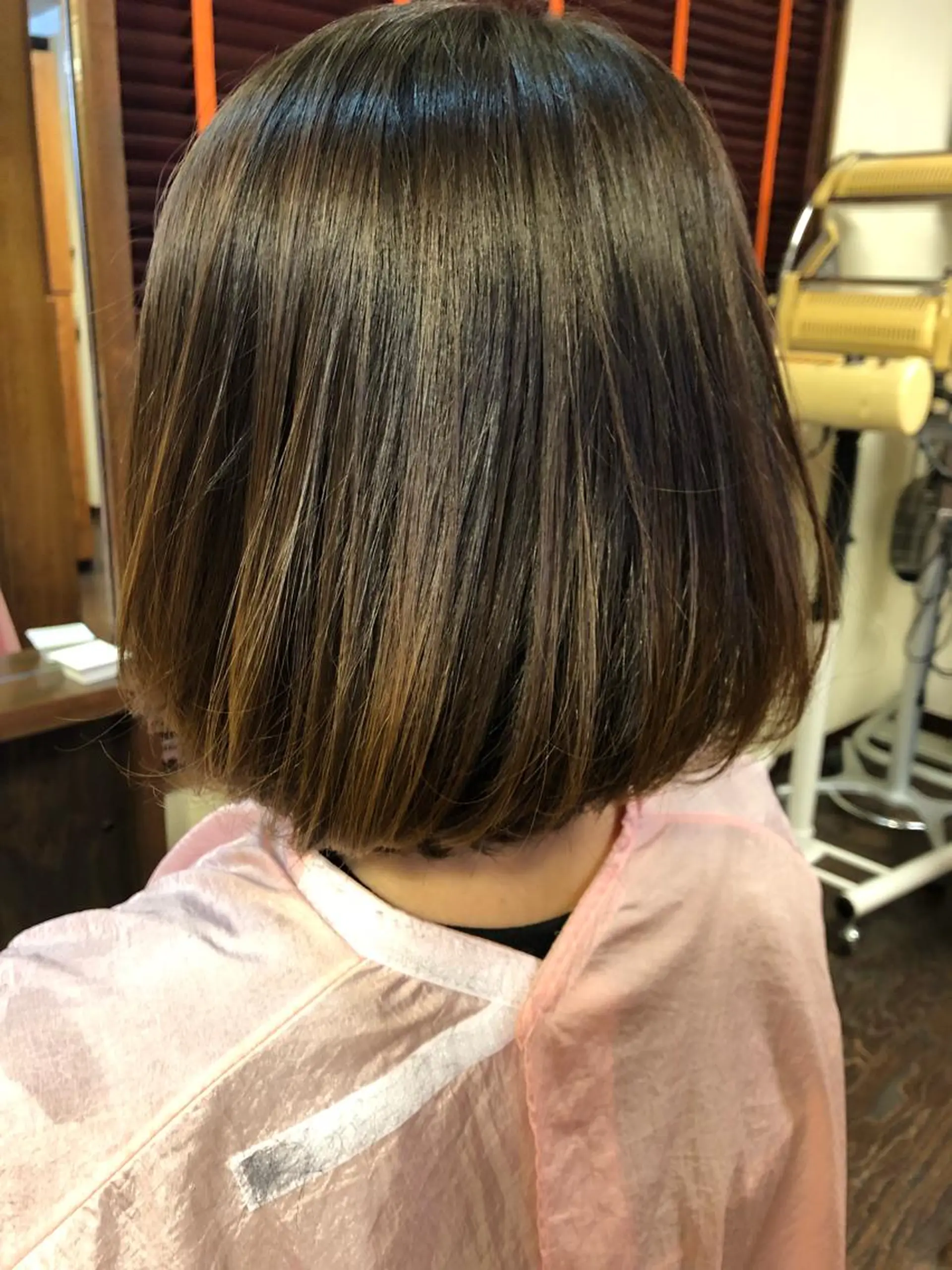 ミディアム カラー ボブ 長谷川 薫のヘアスタイル