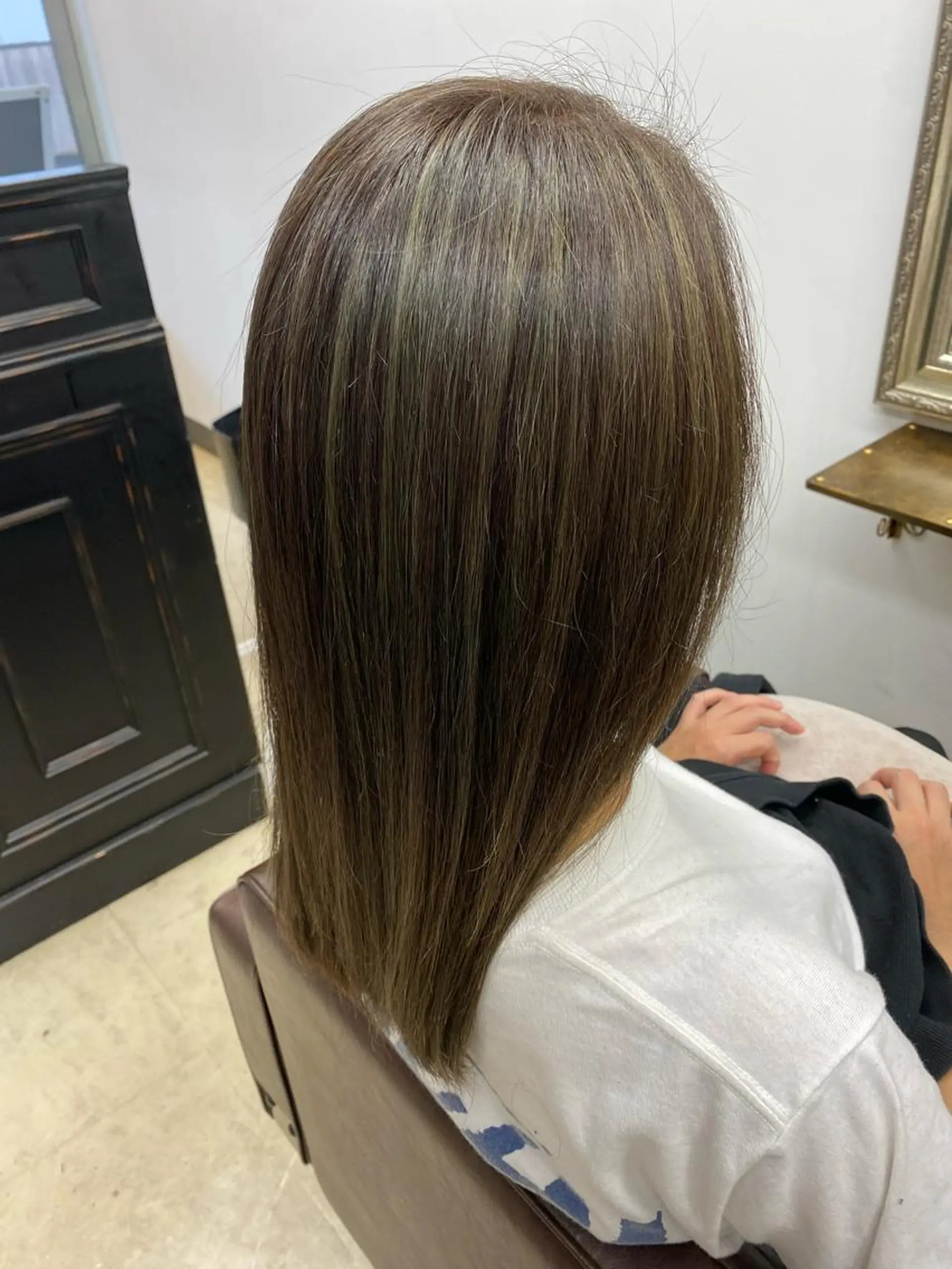 セミロング カラー ヘアカラー 小島 凜のヘアスタイル