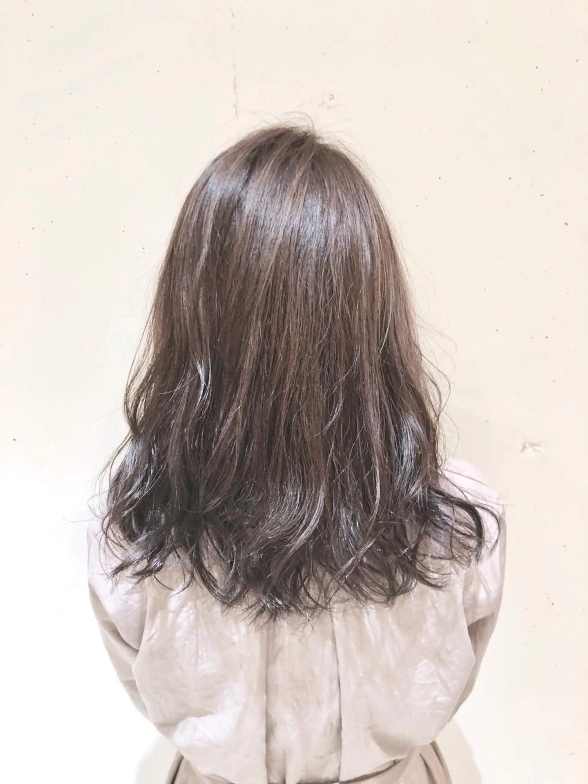 ミディアム カラー パーマ ヘアアレンジ ミディアムパーマ バレイヤージュ ベージュカラー 黒髪 ブラウンカラー 【ツヤ髪美容師】 ツダケイスケのヘアスタイル