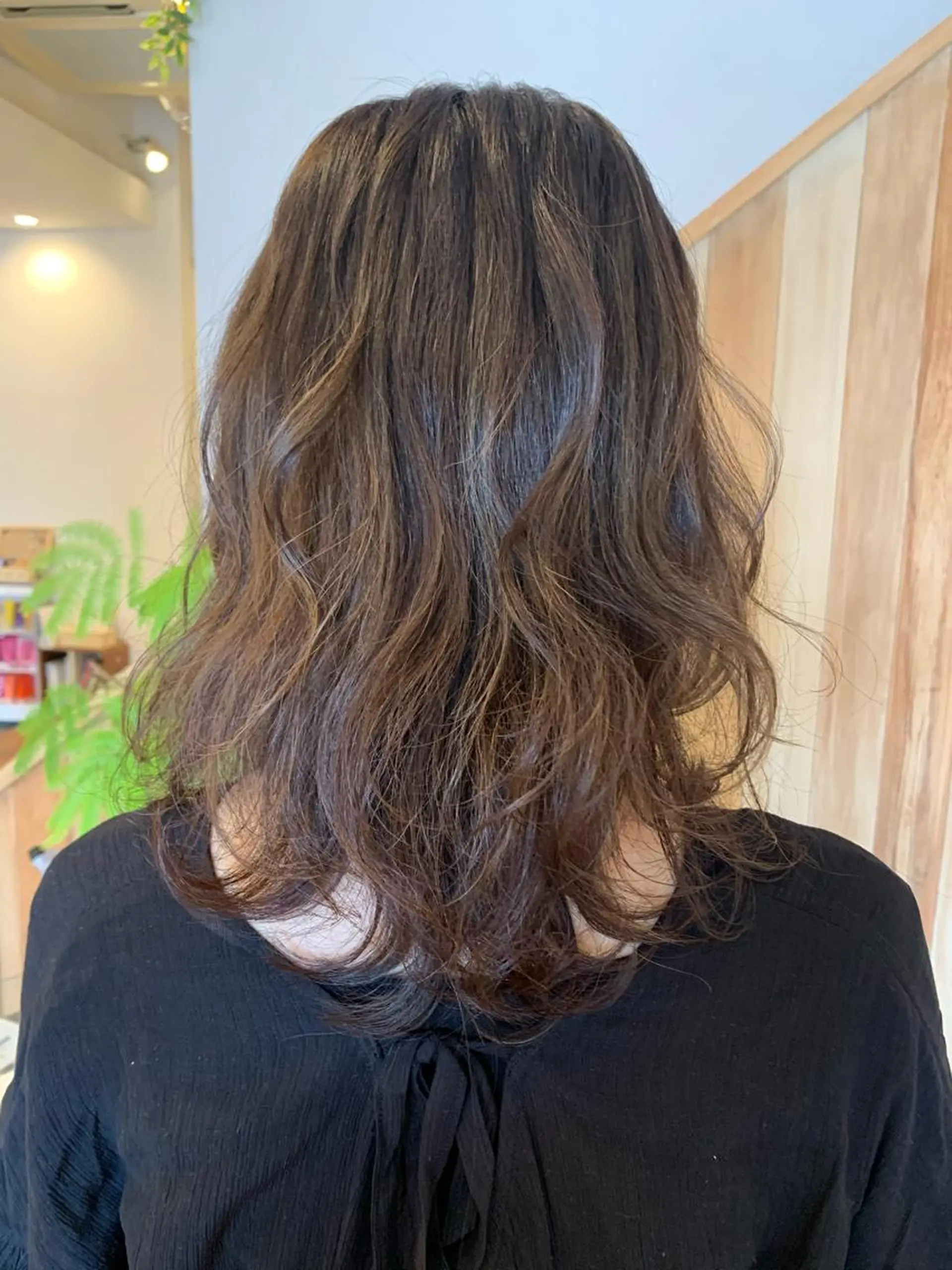 ミディアム カラー 多田 彩香のヘアスタイル