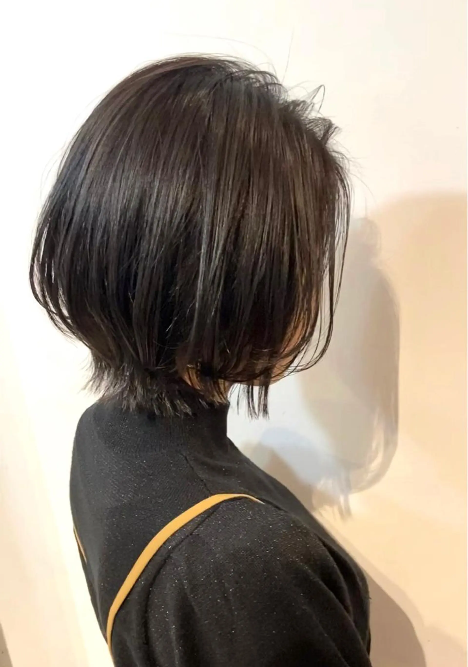 ショート カラー 透明感カラー ダークグレー ダークグレージュ グレージュ ショートヘア カット ヘアカラー トリートメント 二児のパパで店長な 戸田健治のヘアスタイル