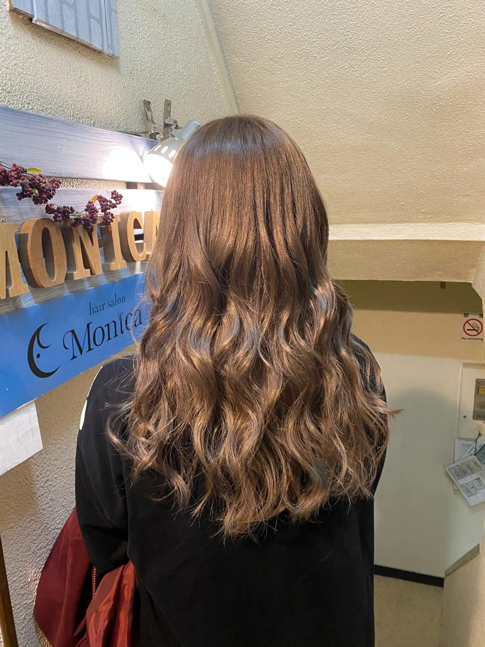 ロング カラー ベージュカラー Monica RIEのヘアスタイル