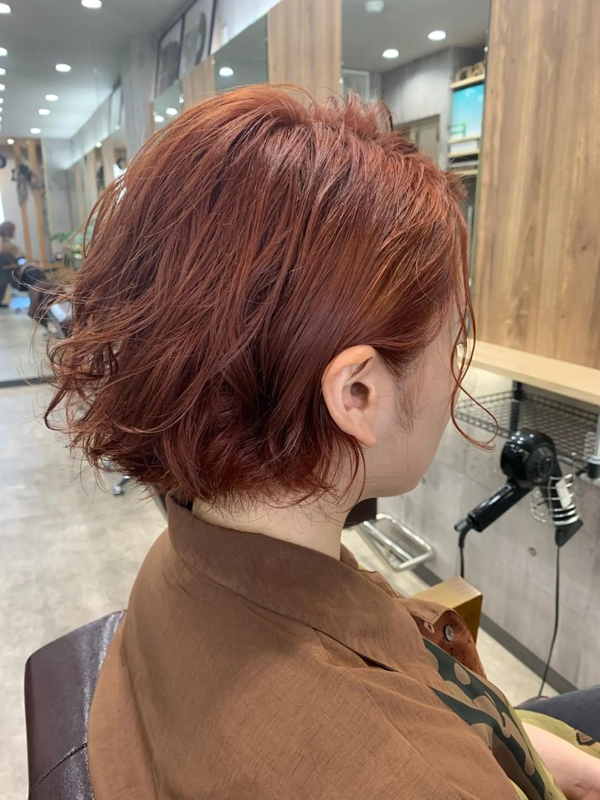 ショート カラー バレイヤージュ ブリーチ ケアブリーチ ダブルカラー イヤリングカラー ヘアカラー memento 斎藤大覚のヘアスタイル