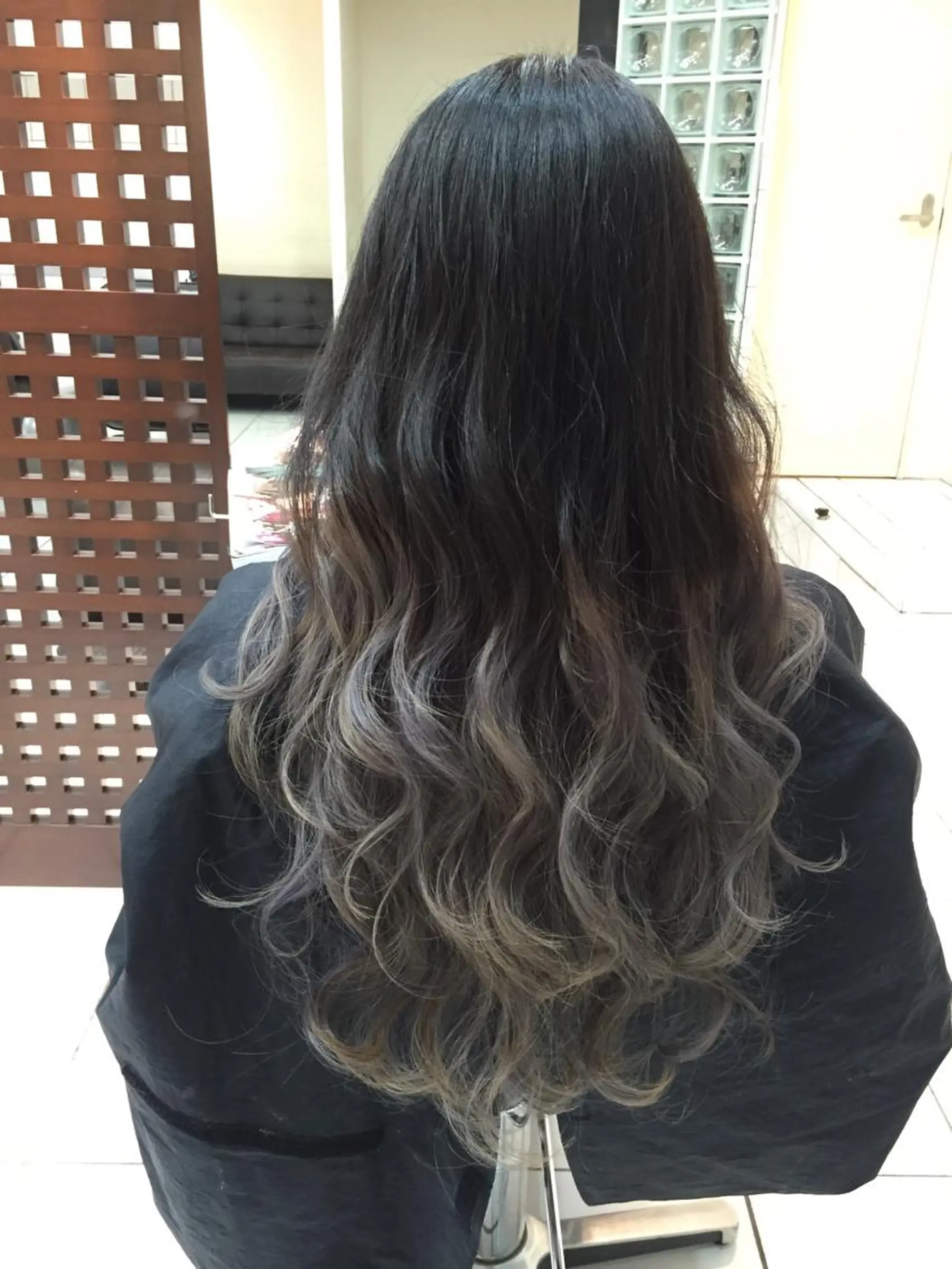 セミロング カラー パーマ ヘアアレンジ モテ髪透明感❤️ デイズヘアカラーのヘアスタイル