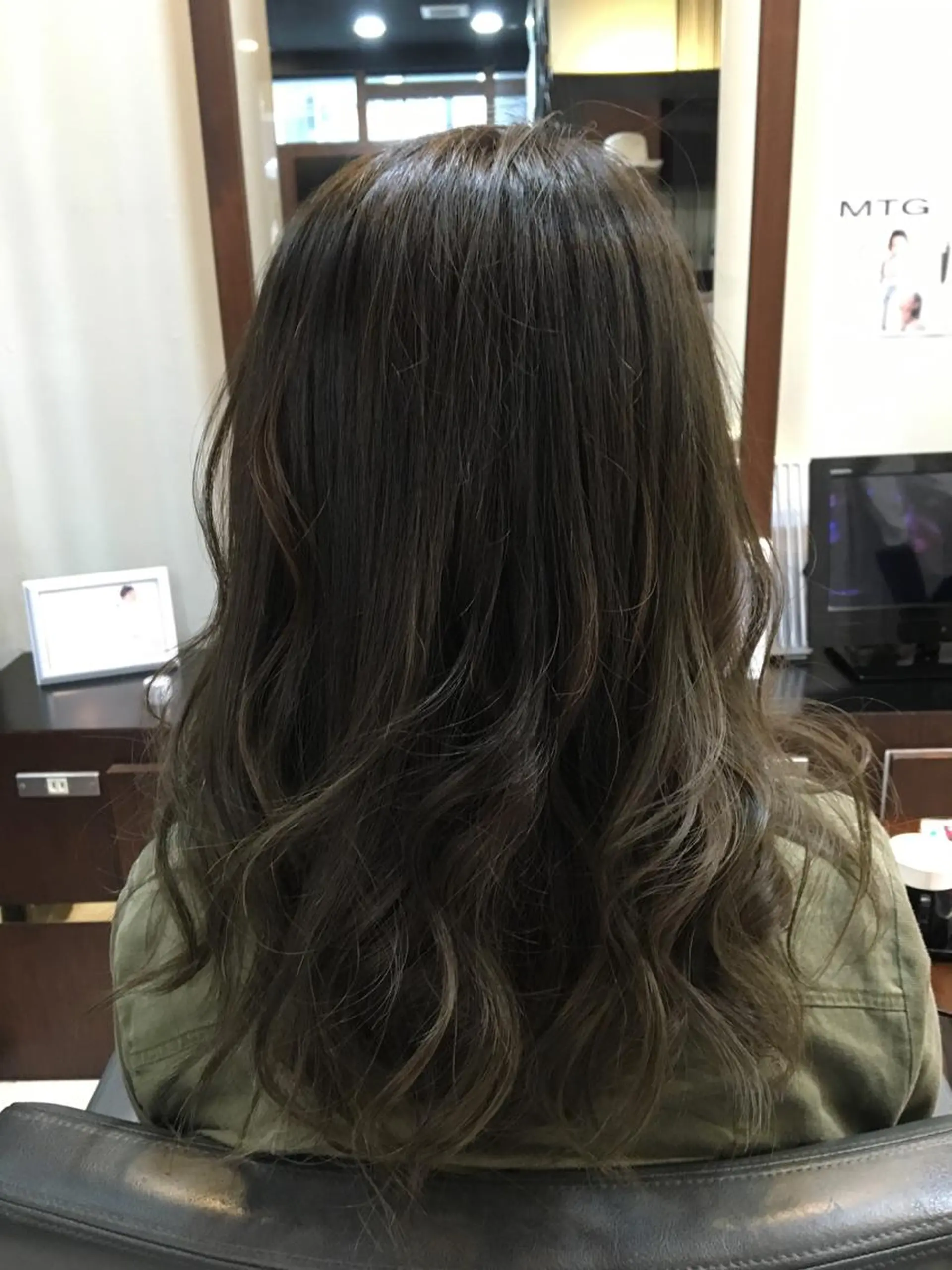 ショート ミディアム セミロング ロング カラー パーマ ヘアアレンジ メンズ キッズ ネイル まつエク MODEK's阿倍野 伊藤サダキのヘアスタイル