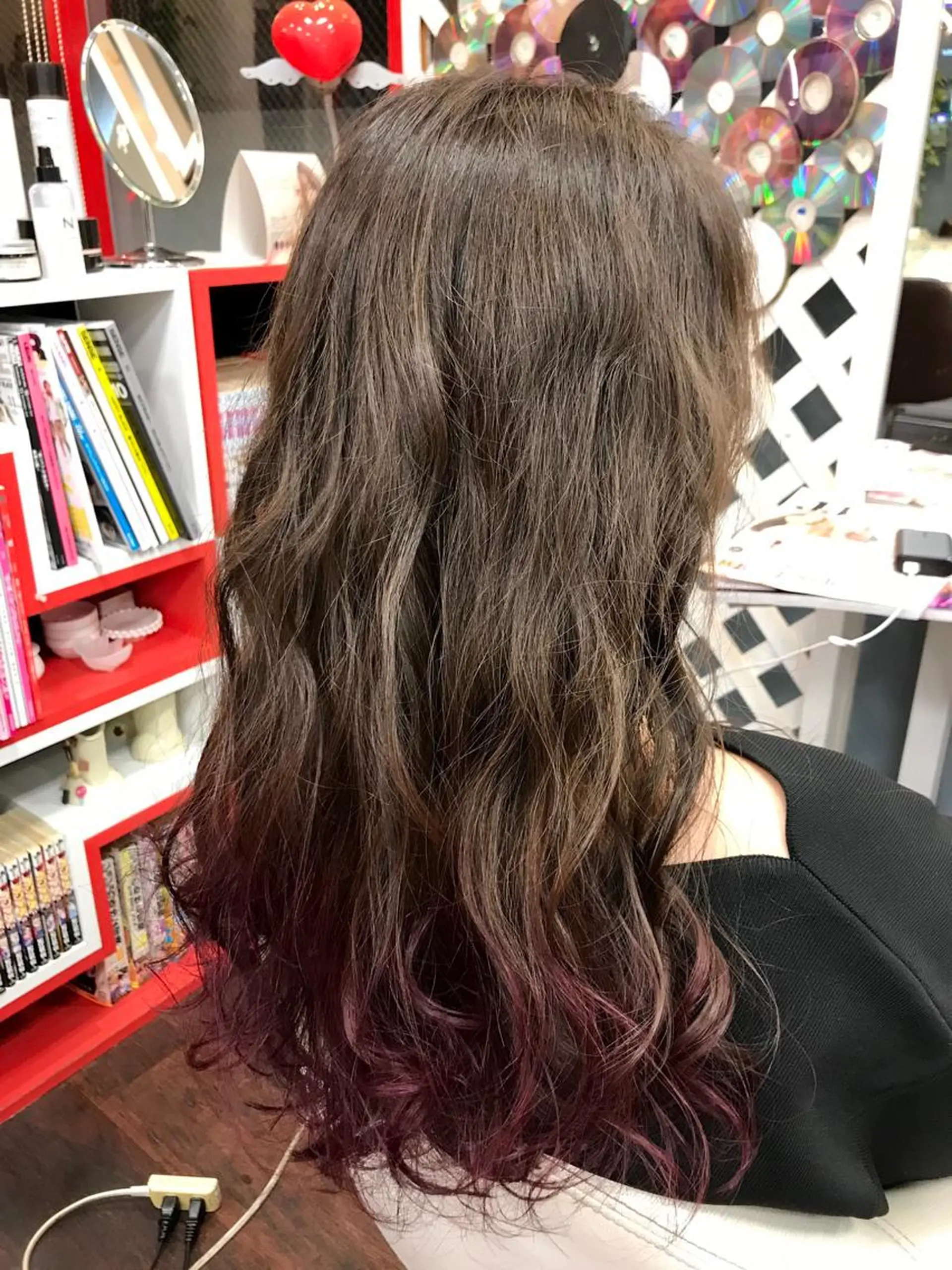 ロング カラー 岩谷/ブリーチ 🪽透明感カラーのヘアスタイル